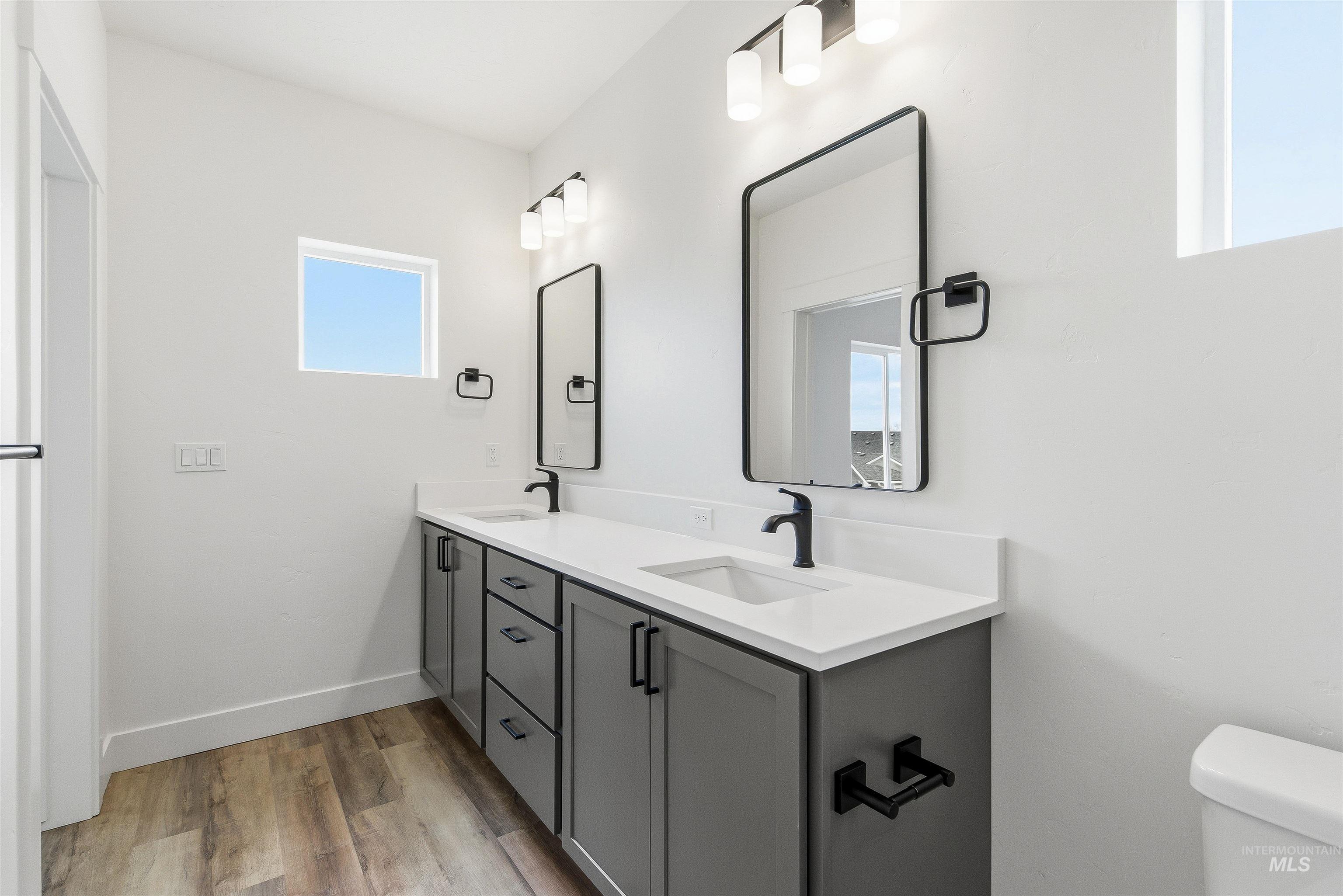 1970 NW Strahorn Dr., Mountain Home, Idaho 83647, 3 Bedrooms, 2.5 Bathrooms, Residential For Sale, Price $349,900,MLS 98968896