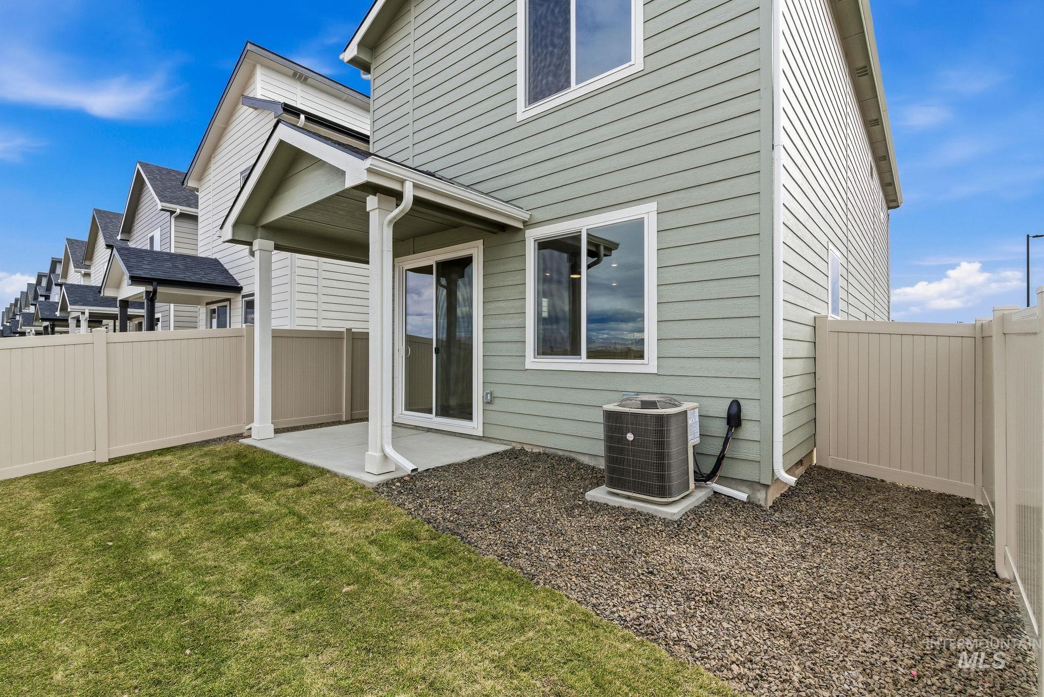 1970 NW Strahorn Dr., Mountain Home, Idaho 83647, 3 Bedrooms, 2.5 Bathrooms, Residential For Sale, Price $349,900,MLS 98968896