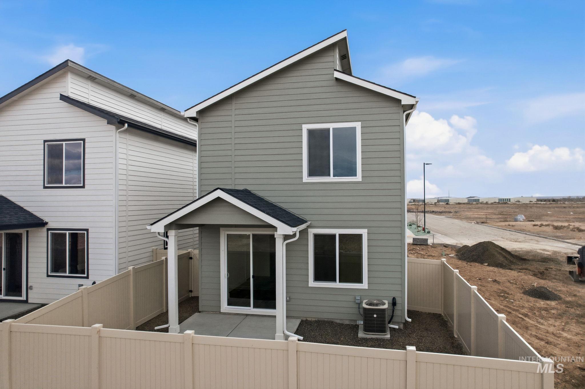 1970 NW Strahorn Dr., Mountain Home, Idaho 83647, 3 Bedrooms, 2.5 Bathrooms, Residential For Sale, Price $349,900,MLS 98968896