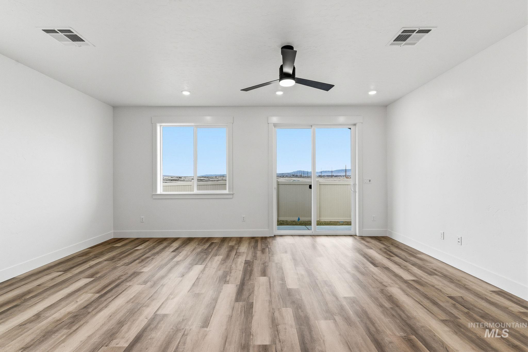 1970 NW Strahorn Dr., Mountain Home, Idaho 83647, 3 Bedrooms, 2.5 Bathrooms, Residential For Sale, Price $349,900,MLS 98968896