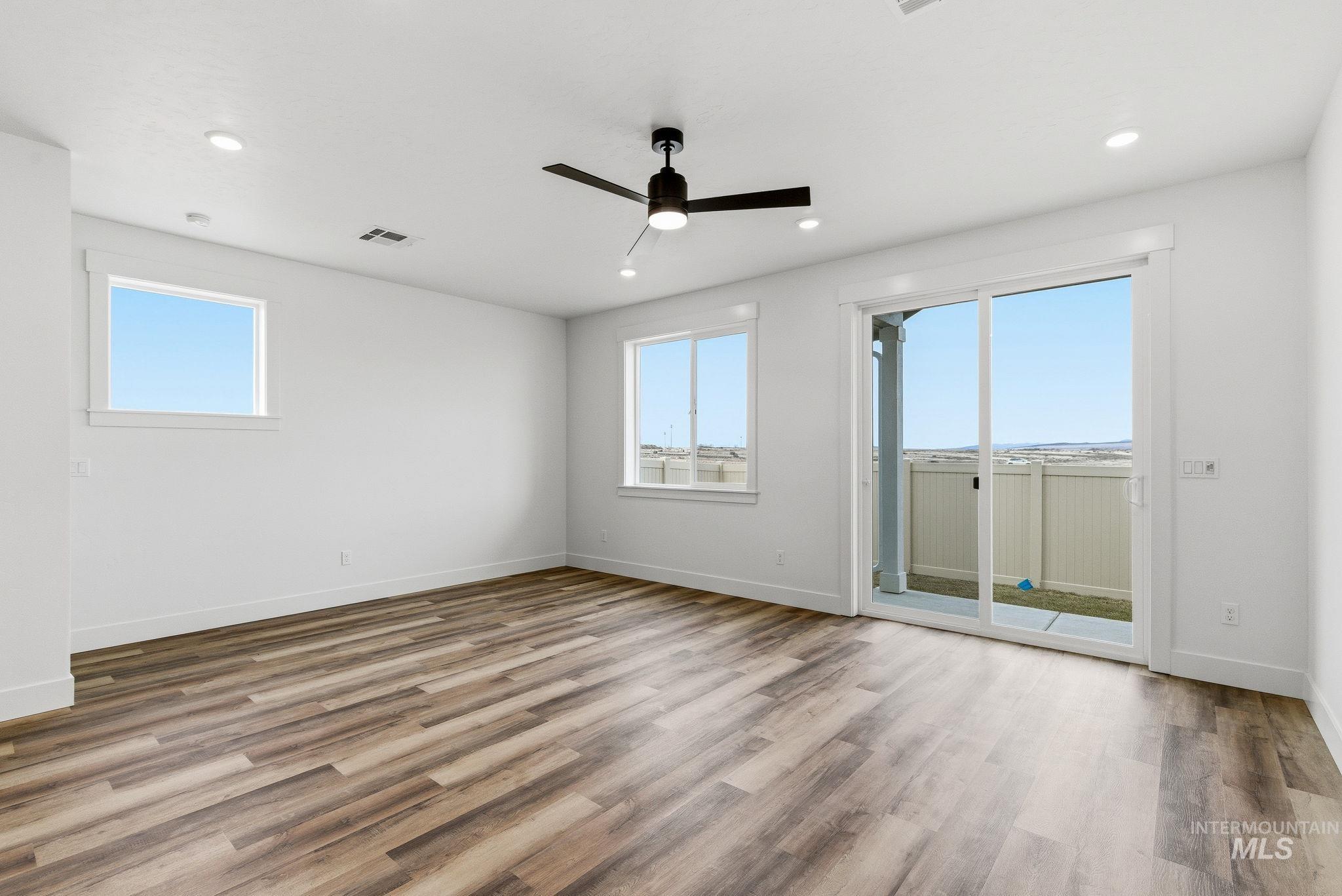 1970 NW Strahorn Dr., Mountain Home, Idaho 83647, 3 Bedrooms, 2.5 Bathrooms, Residential For Sale, Price $349,900,MLS 98968896