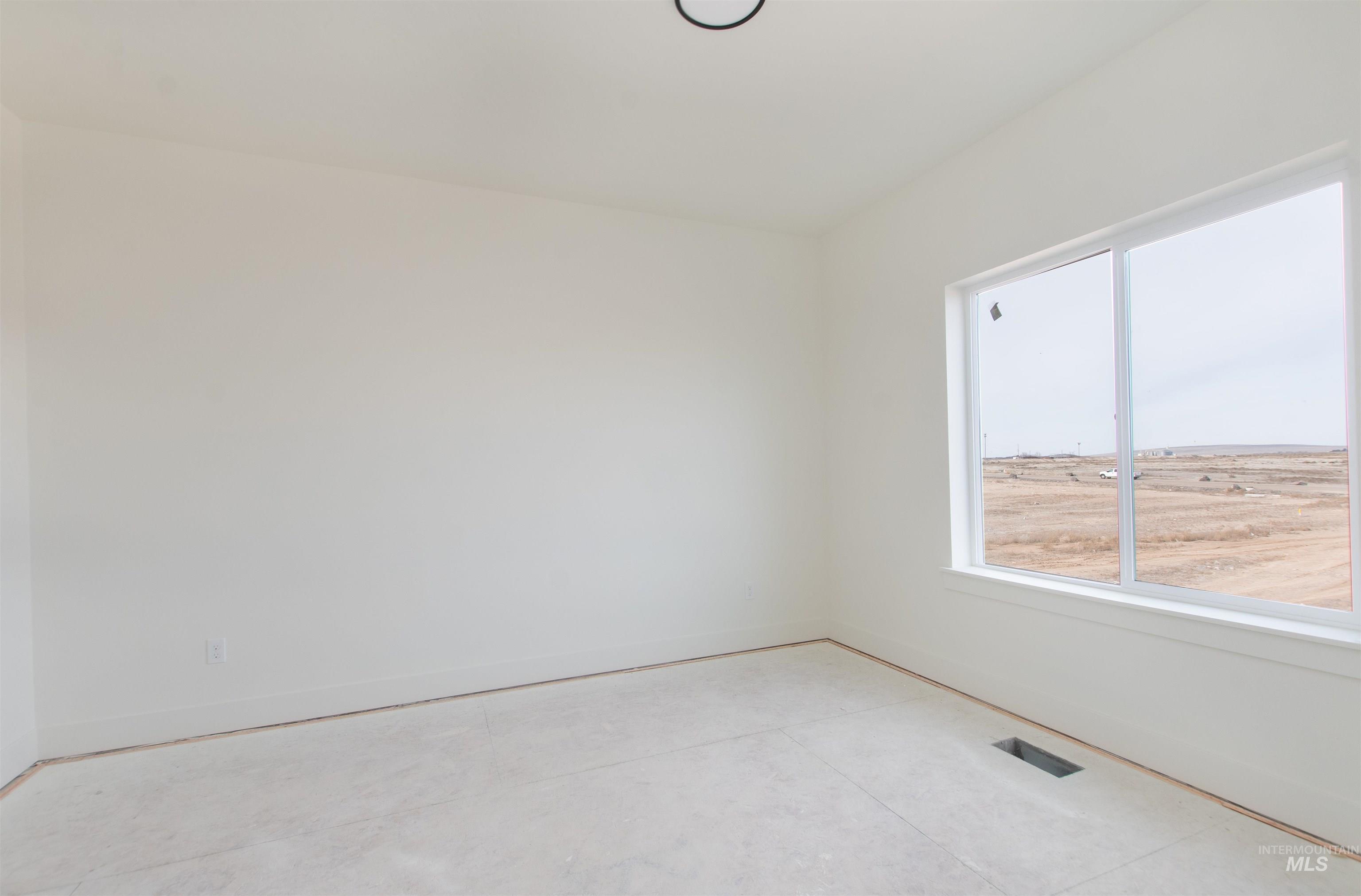 1970 NW Strahorn Dr., Mountain Home, Idaho 83647, 3 Bedrooms, 2.5 Bathrooms, Residential For Sale, Price $359,900,MLS 98968896