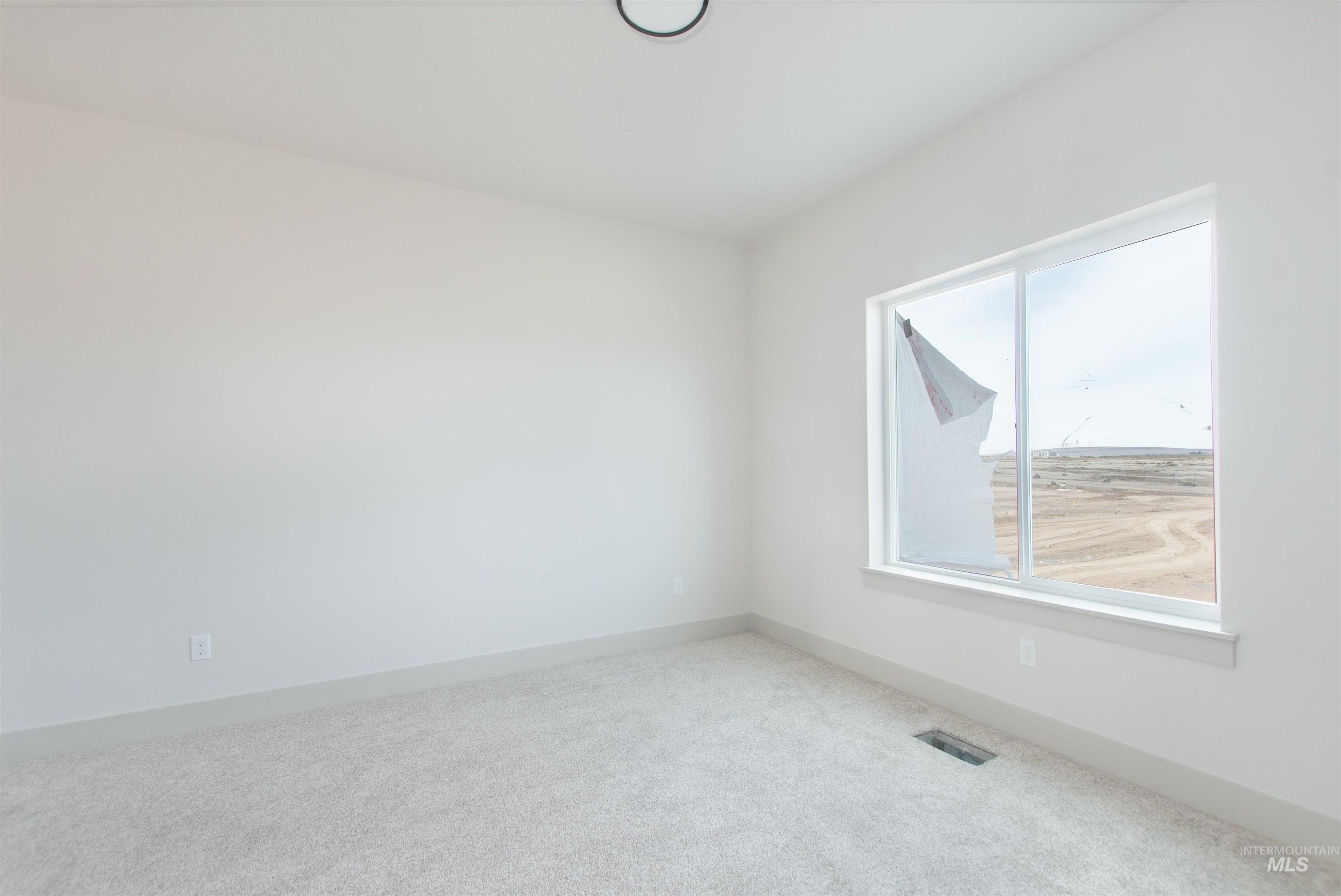 1960 NW Strahorn Dr., Mountain Home, Idaho 83647, 3 Bedrooms, 2.5 Bathrooms, Residential For Sale, Price $339,900,MLS 98968898