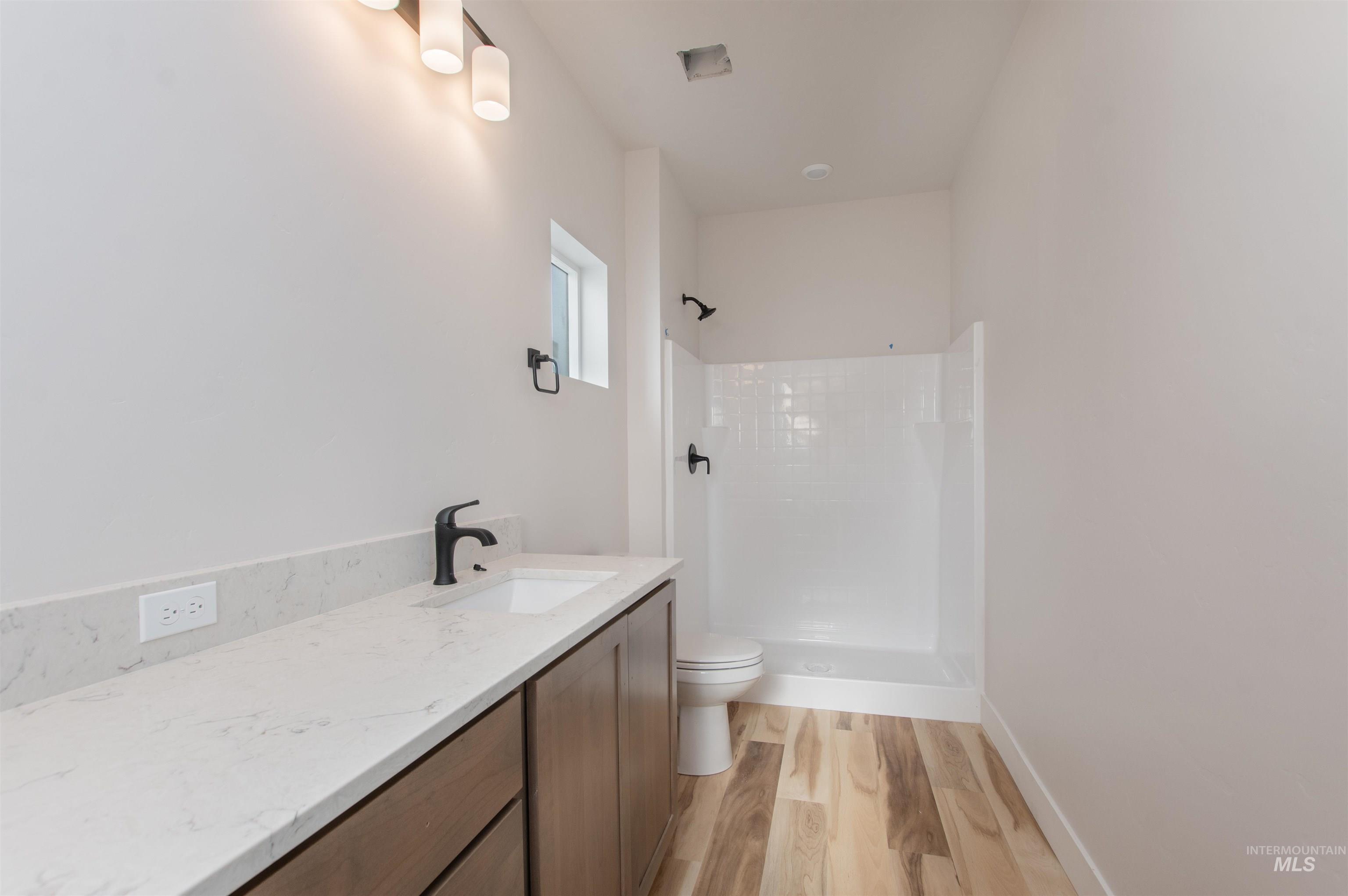 1960 NW Strahorn Dr., Mountain Home, Idaho 83647, 3 Bedrooms, 2.5 Bathrooms, Residential For Sale, Price $339,900,MLS 98968898