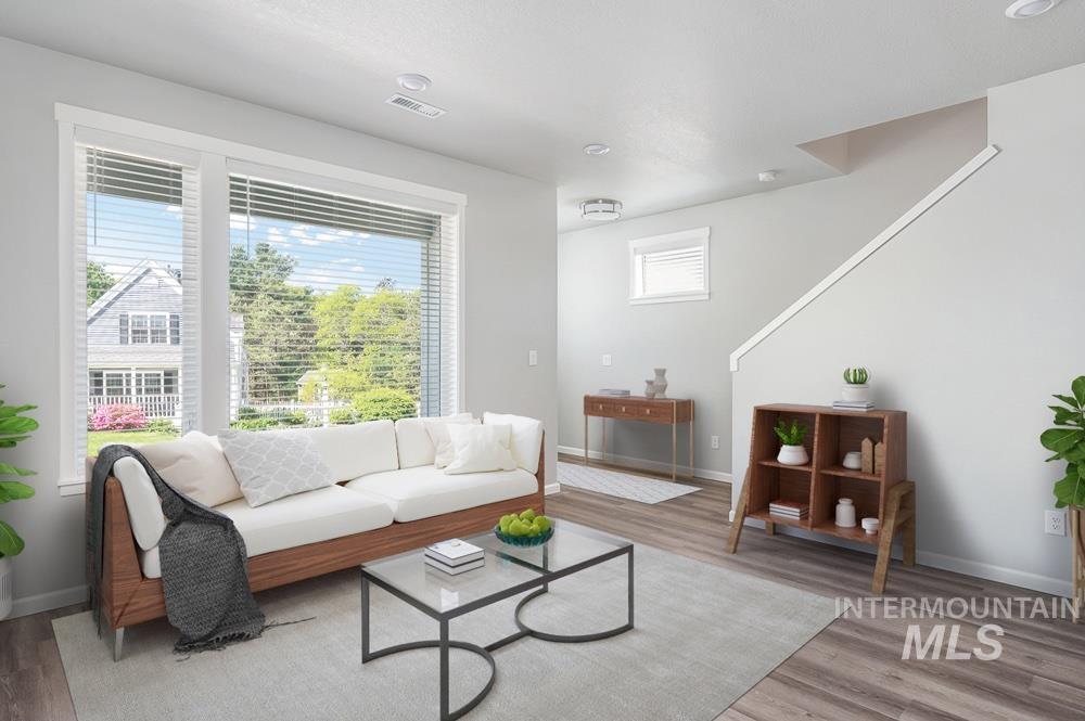 1960 NW Strahorn Dr., Mountain Home, Idaho 83647, 3 Bedrooms, 2.5 Bathrooms, Residential For Sale, Price $339,900,MLS 98968898