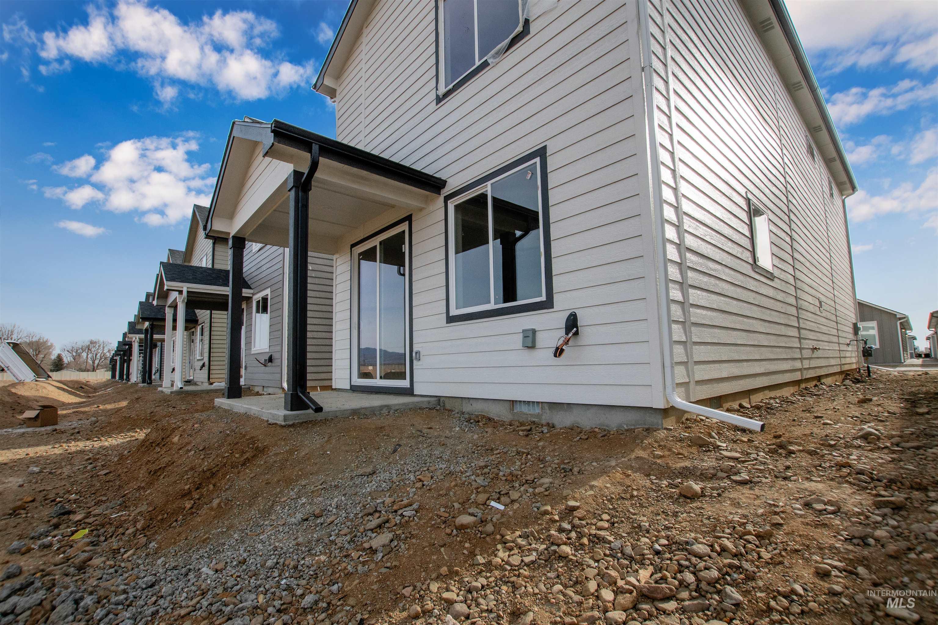 1960 NW Strahorn Dr., Mountain Home, Idaho 83647, 3 Bedrooms, 2.5 Bathrooms, Residential For Sale, Price $339,900,MLS 98968898