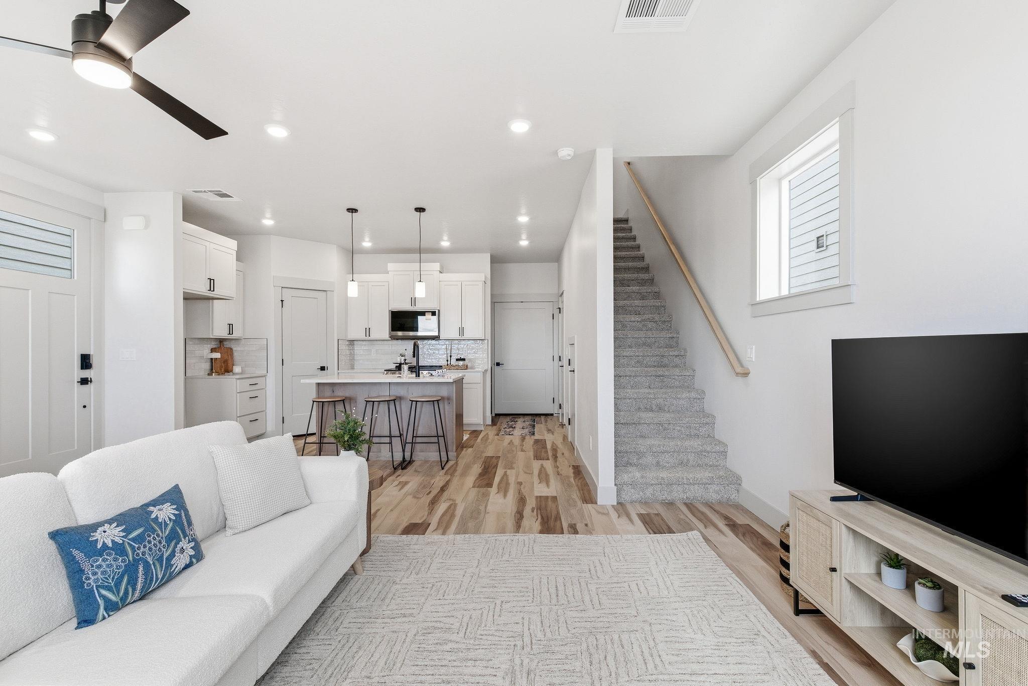 1960 NW Strahorn Dr., Mountain Home, Idaho 83647, 3 Bedrooms, 2.5 Bathrooms, Residential For Sale, Price $339,900, 98968898