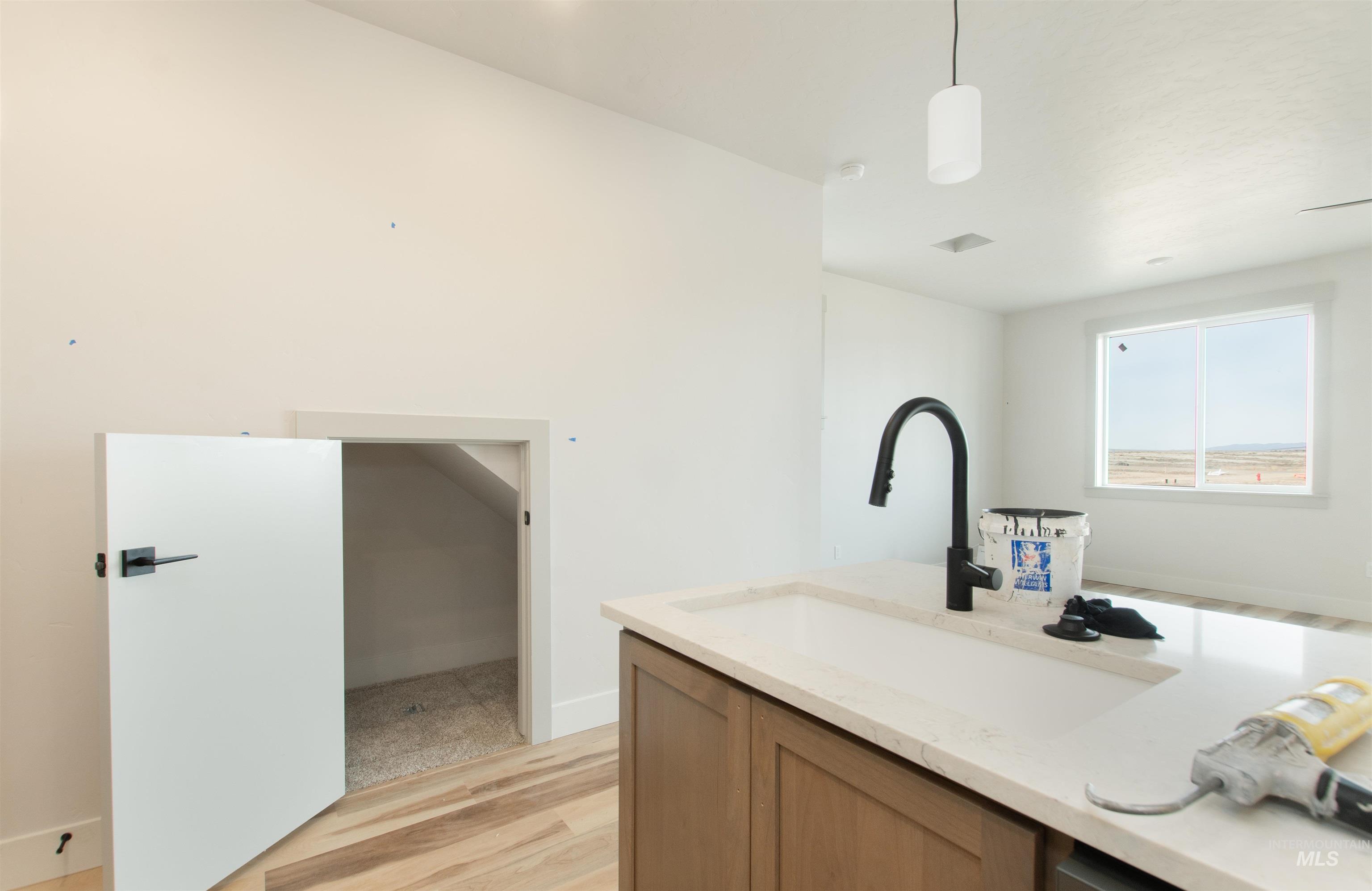 1960 NW Strahorn Dr., Mountain Home, Idaho 83647, 3 Bedrooms, 2.5 Bathrooms, Residential For Sale, Price $339,900,MLS 98968898