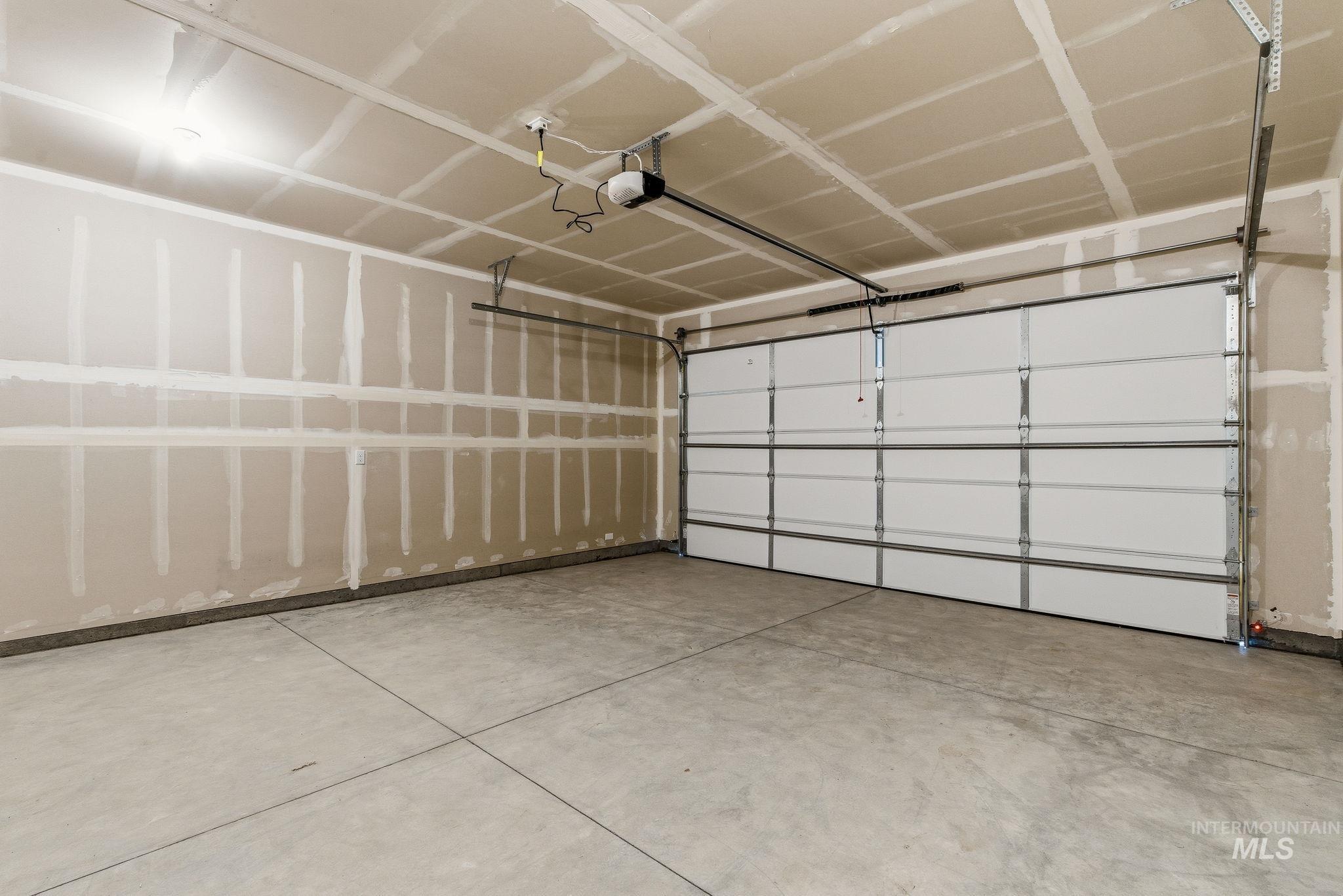 1960 NW Strahorn Dr., Mountain Home, Idaho 83647, 3 Bedrooms, 2.5 Bathrooms, Residential For Sale, Price $339,900, 98968898