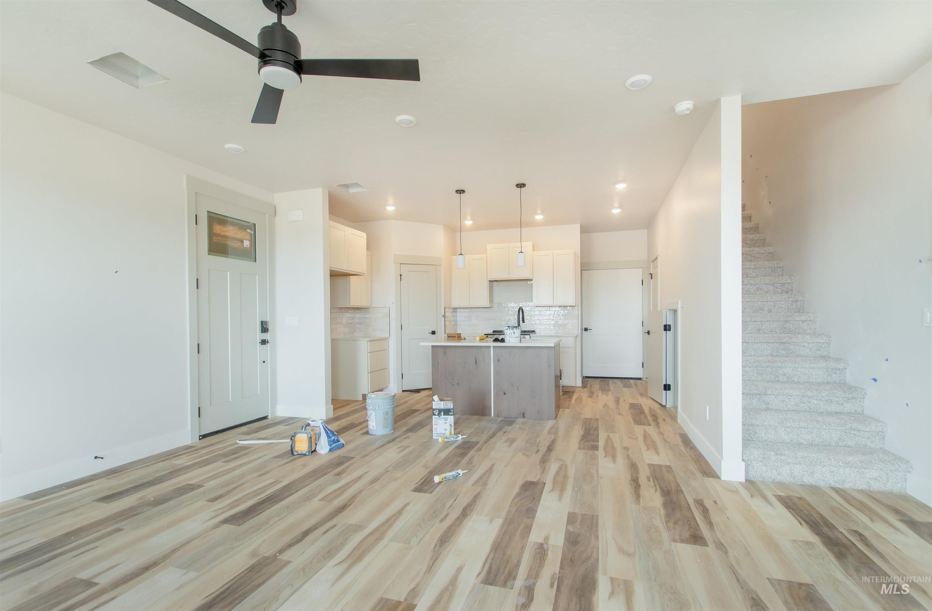 1960 NW Strahorn Dr., Mountain Home, Idaho 83647, 3 Bedrooms, 2.5 Bathrooms, Residential For Sale, Price $339,900,MLS 98968898