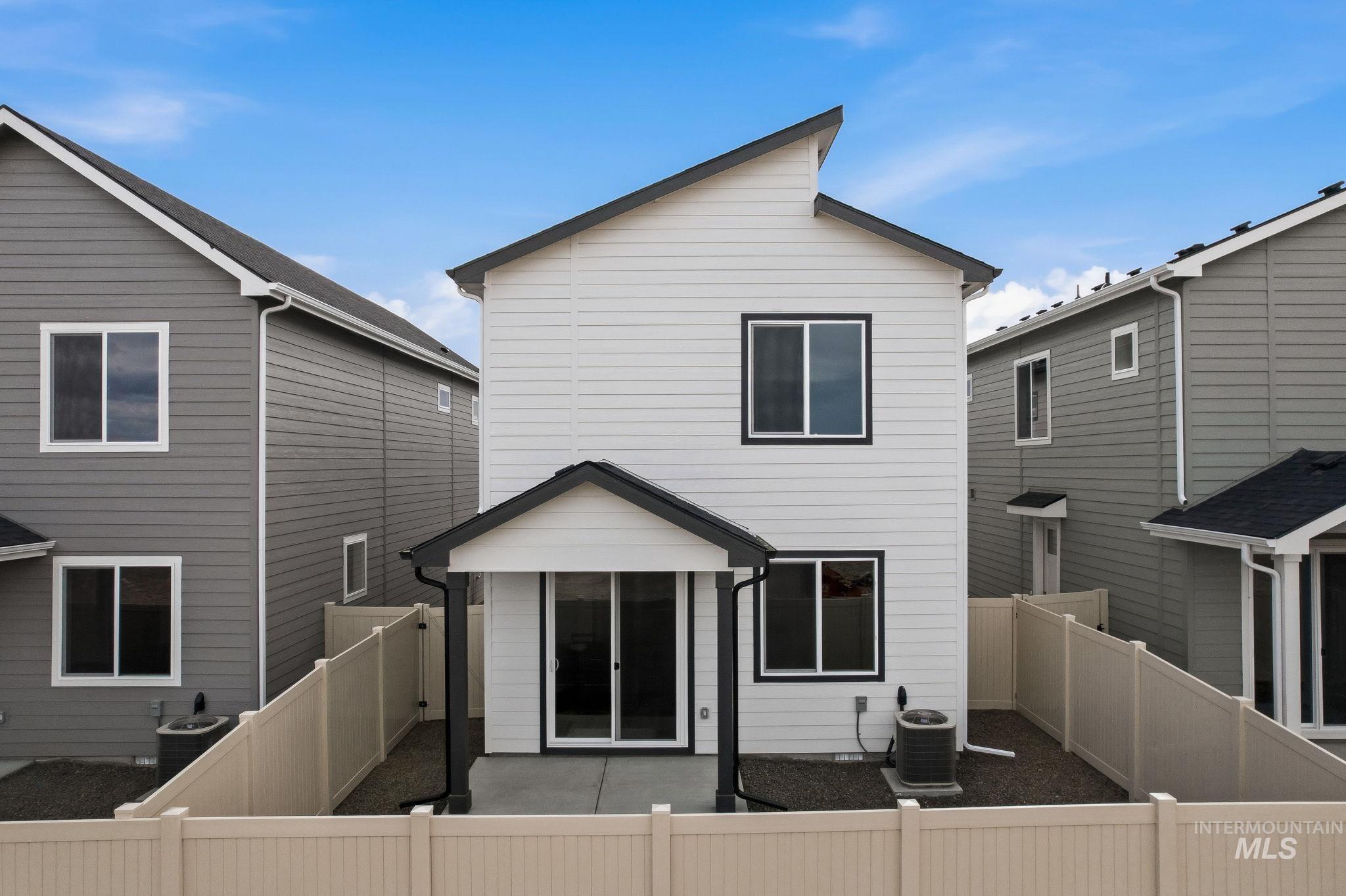 1960 NW Strahorn Dr., Mountain Home, Idaho 83647, 3 Bedrooms, 2.5 Bathrooms, Residential For Sale, Price $339,900, 98968898