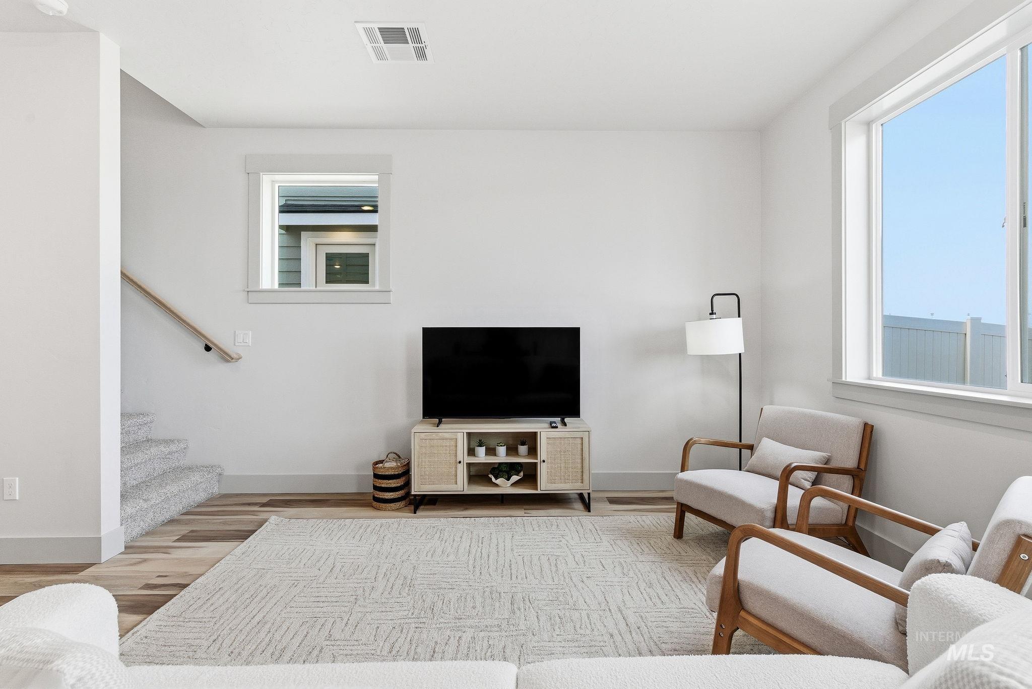 1960 NW Strahorn Dr., Mountain Home, Idaho 83647, 3 Bedrooms, 2.5 Bathrooms, Residential For Sale, Price $339,900, 98968898