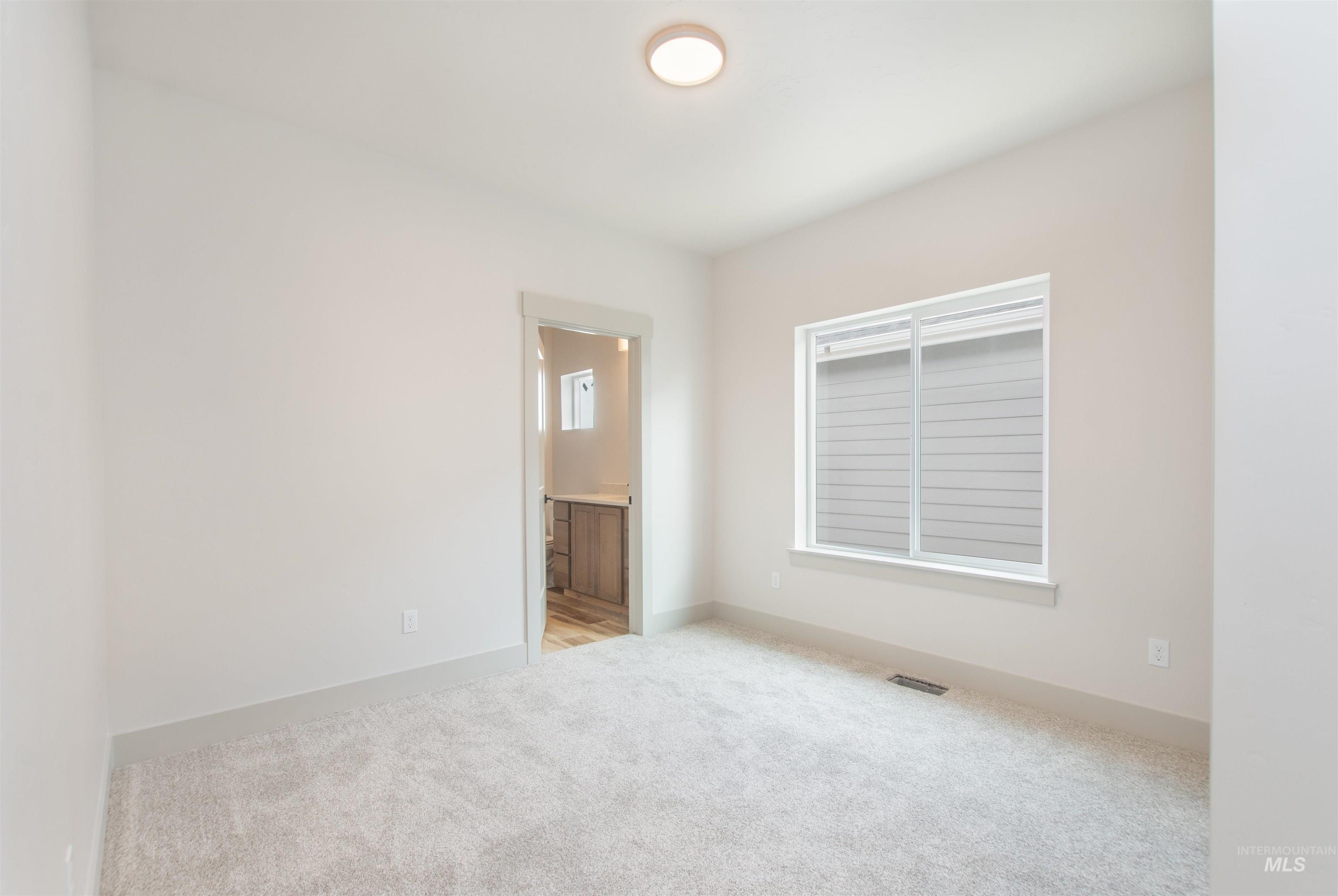 1960 NW Strahorn Dr., Mountain Home, Idaho 83647, 3 Bedrooms, 2.5 Bathrooms, Residential For Sale, Price $339,900,MLS 98968898