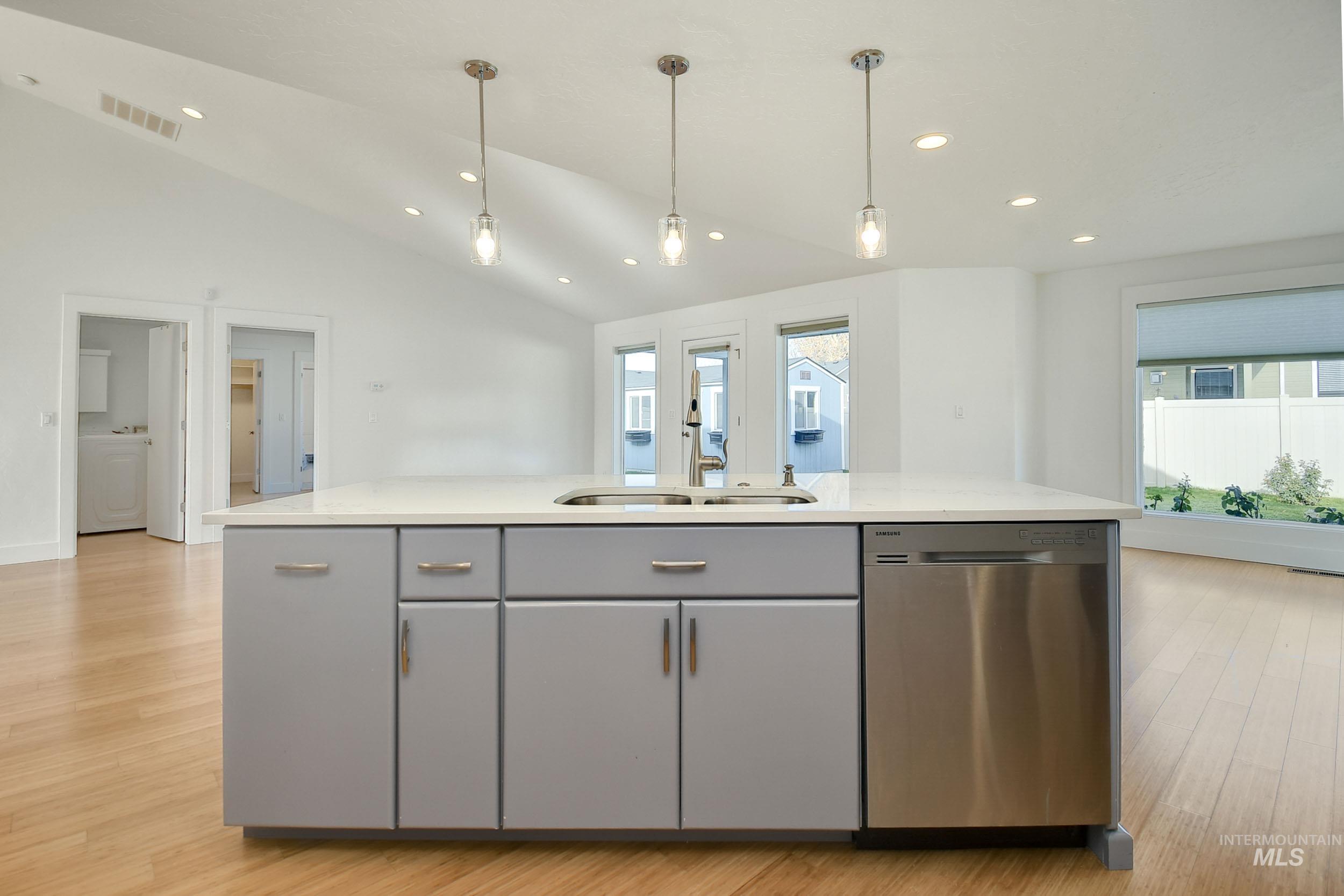 1577 Tamarack St, Fruitland, Idaho 83619, 2 Bedrooms, 2 Bathrooms, Residential For Sale, Price $360,000,MLS 98968899