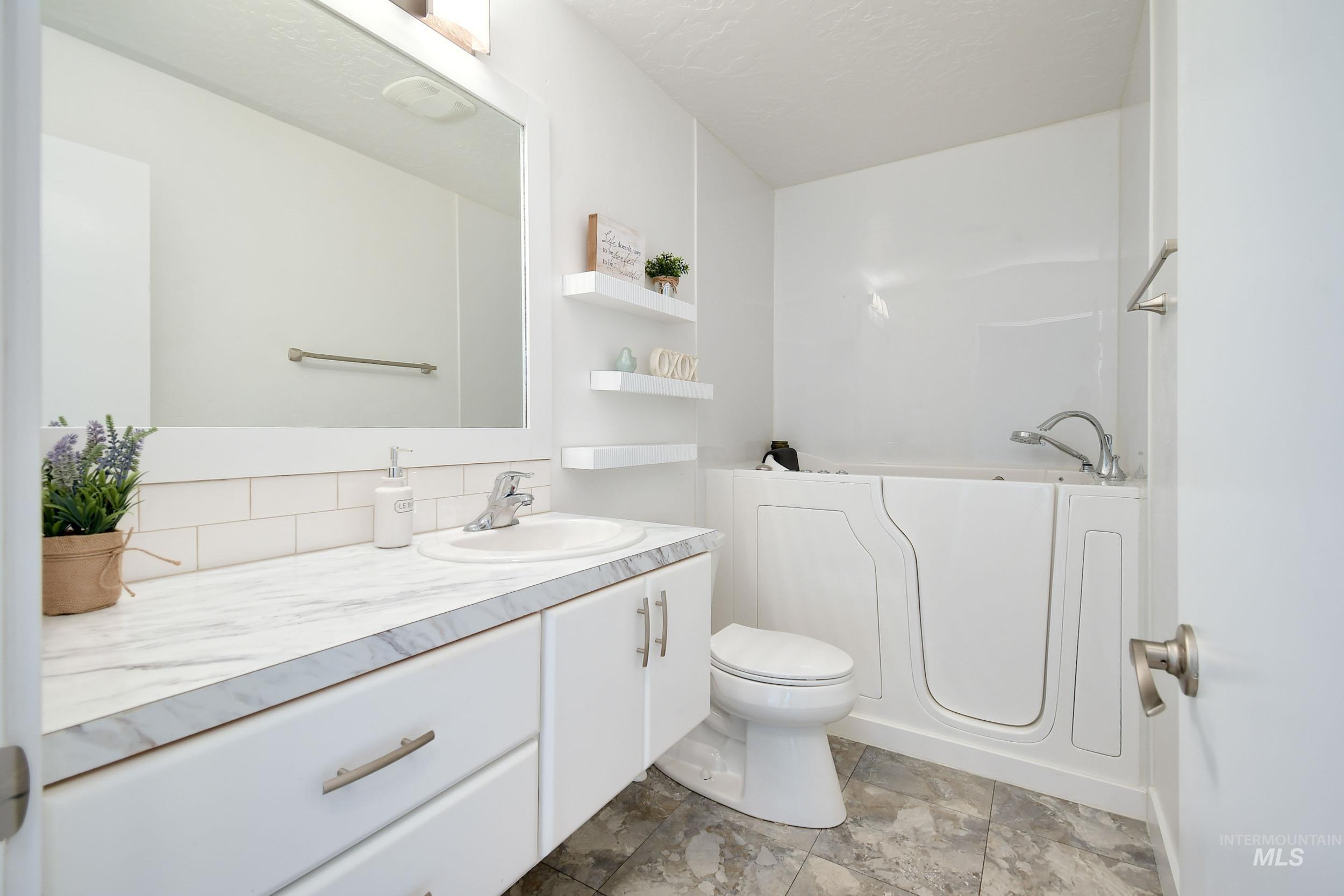 1577 Tamarack St, Fruitland, Idaho 83619, 2 Bedrooms, 2 Bathrooms, Residential For Sale, Price $360,000,MLS 98968899