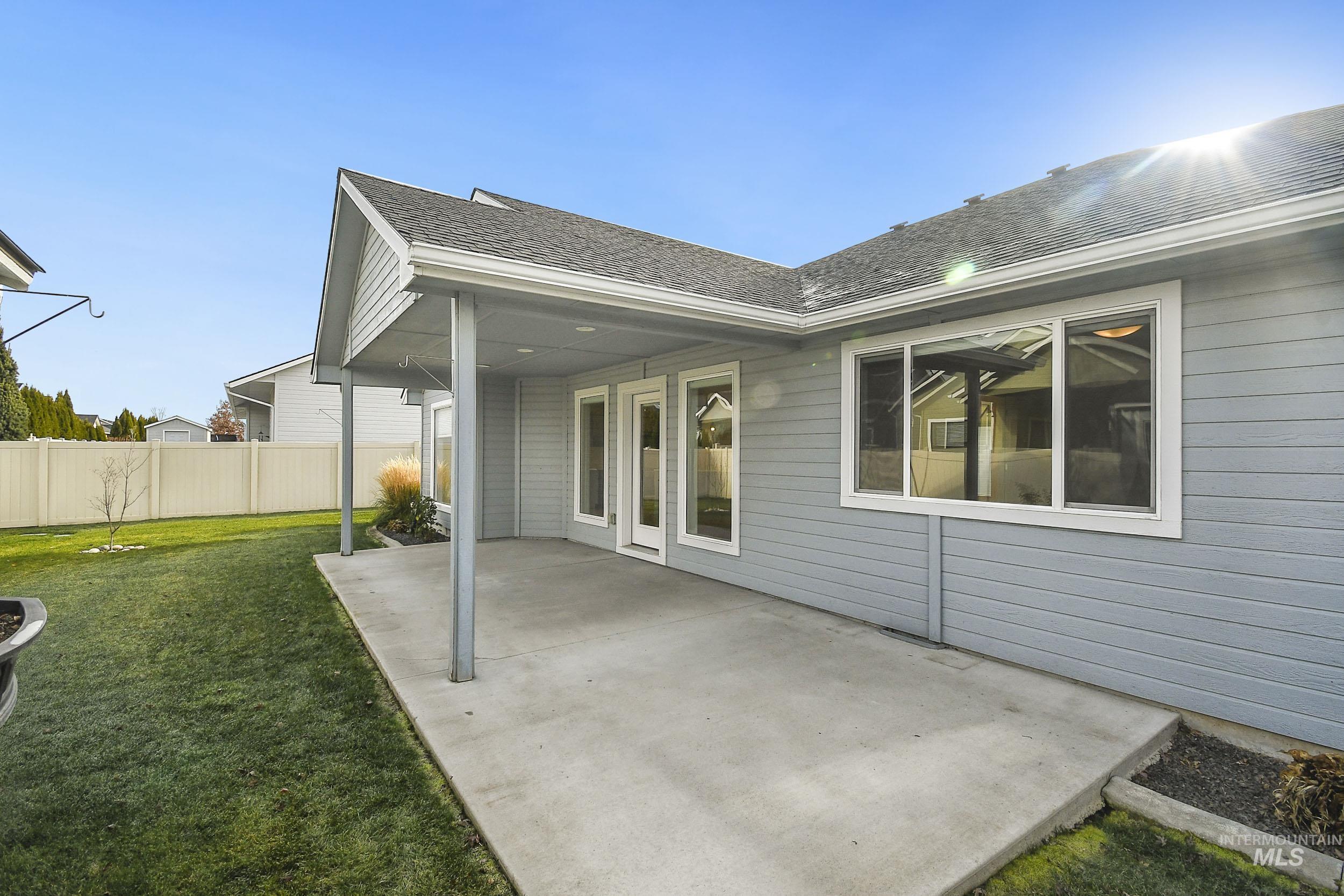 1577 Tamarack St, Fruitland, Idaho 83619, 2 Bedrooms, 2 Bathrooms, Residential For Sale, Price $360,000,MLS 98968899