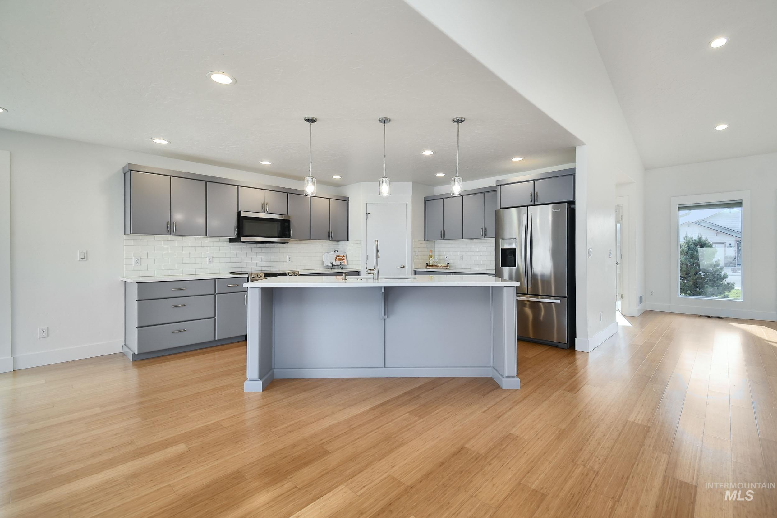 1577 Tamarack St, Fruitland, Idaho 83619, 2 Bedrooms, 2 Bathrooms, Residential For Sale, Price $360,000,MLS 98968899