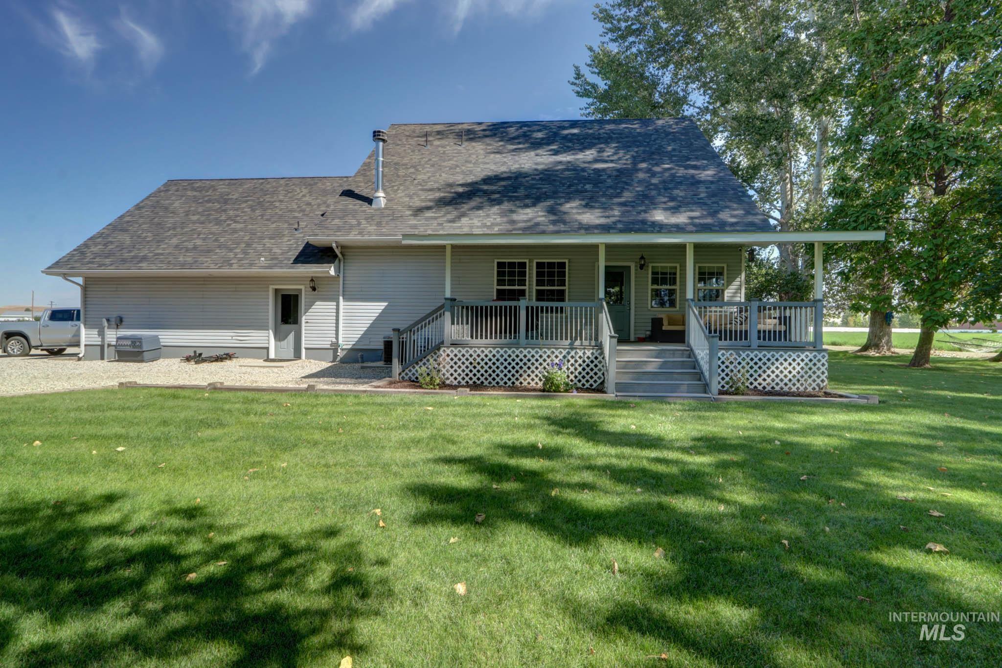 1725 W Central Avenue, Emmett, Idaho 83617, 3 Bedrooms, 3 Bathrooms, Residential For Sale, Price $689,900,MLS 98968902