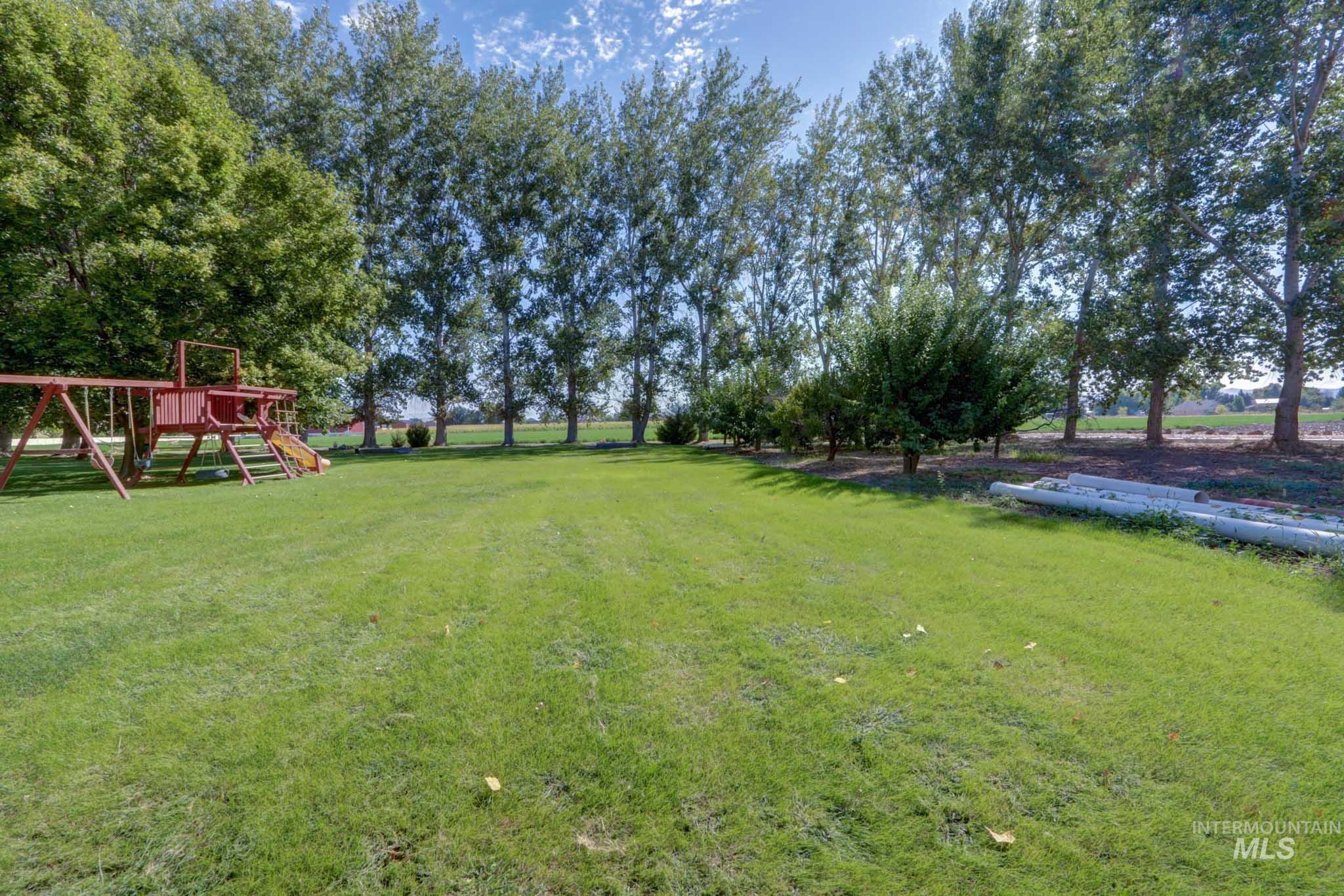 1725 W Central Avenue, Emmett, Idaho 83617, 3 Bedrooms, 3 Bathrooms, Residential For Sale, Price $689,900,MLS 98968902
