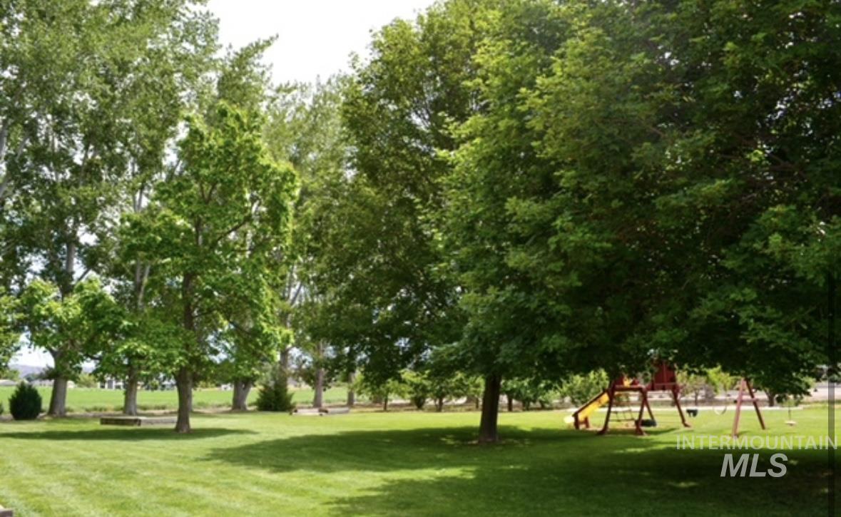 1725 W Central Avenue, Emmett, Idaho 83617, 3 Bedrooms, 3 Bathrooms, Residential For Sale, Price $689,900,MLS 98968902