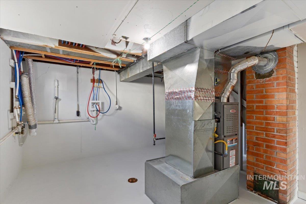 502 E 13th St., Burley, Idaho 83318, 4 Bedrooms, 1.5 Bathrooms, Residential For Sale, Price $285,000,MLS 98968903