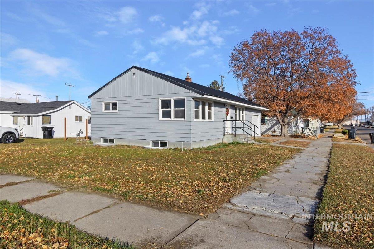 502 E 13th St., Burley, Idaho 83318, 4 Bedrooms, 1.5 Bathrooms, Residential For Sale, Price $285,000,MLS 98968903