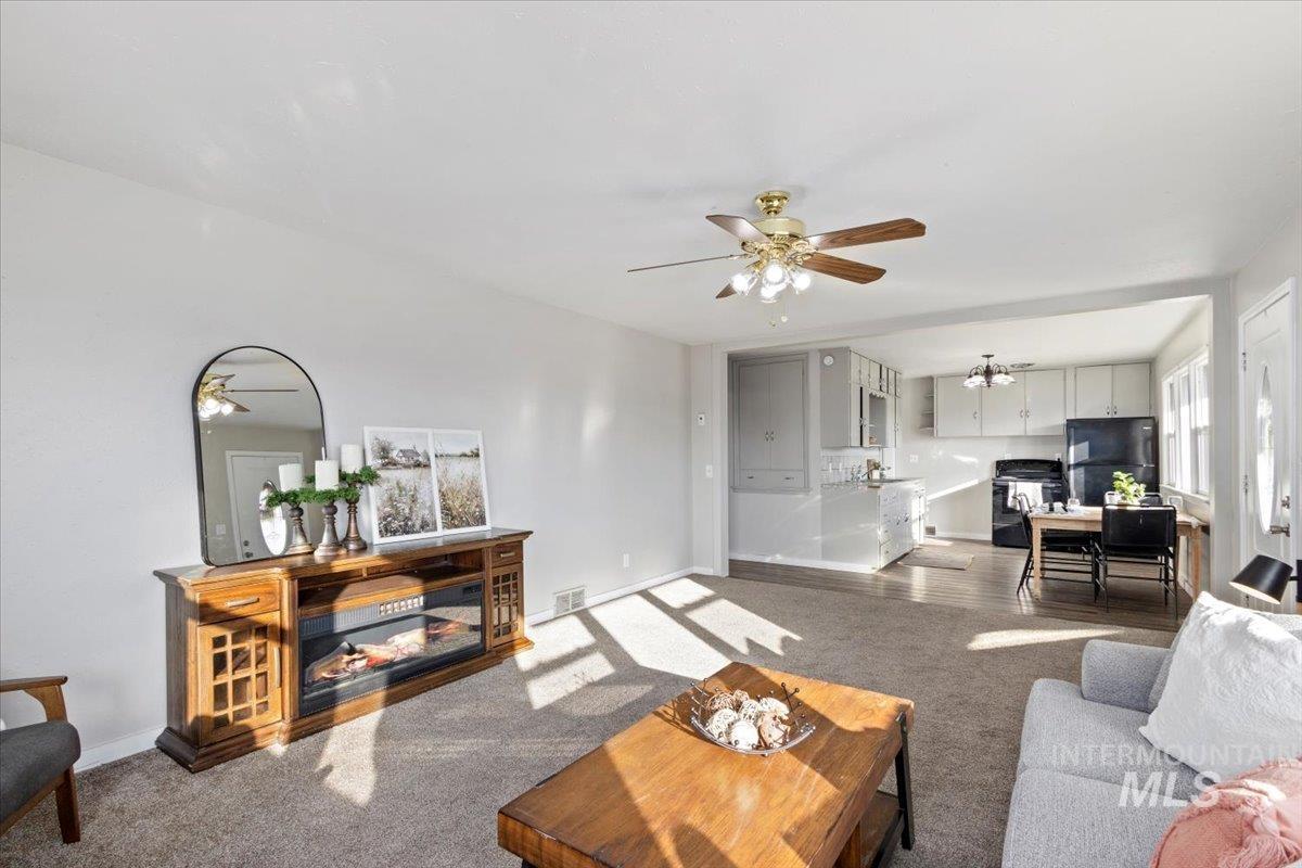 502 E 13th St., Burley, Idaho 83318, 4 Bedrooms, 1.5 Bathrooms, Residential For Sale, Price $285,000,MLS 98968903