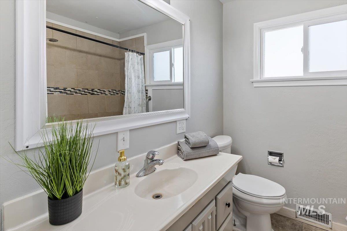 502 E 13th St., Burley, Idaho 83318, 4 Bedrooms, 1.5 Bathrooms, Residential For Sale, Price $285,000,MLS 98968903