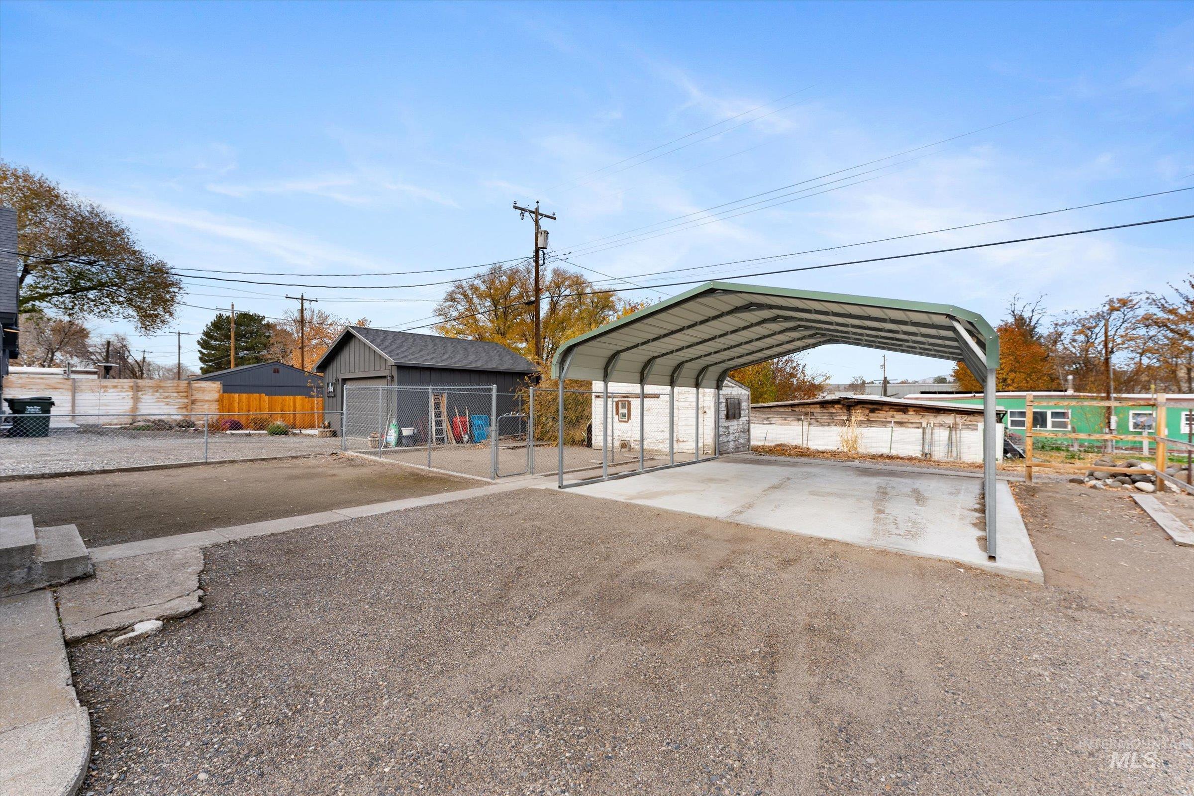 160 E Arthur Ave., Glenns Ferry, Idaho 83623, 2 Bedrooms, 1 Bathroom, Residential For Sale, Price $299,000,MLS 98968905