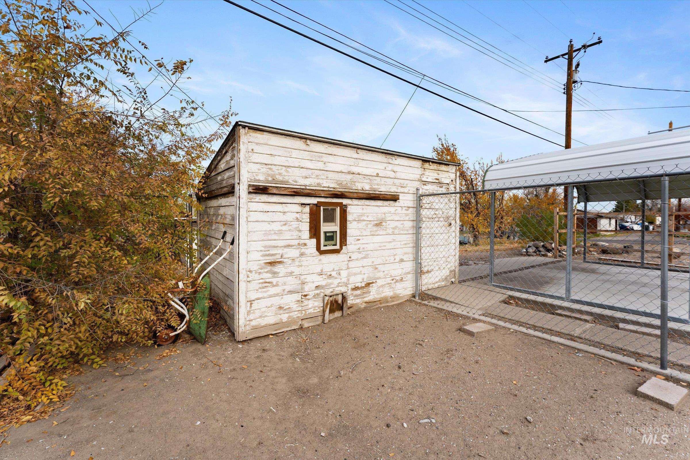 160 E Arthur Ave., Glenns Ferry, Idaho 83623, 2 Bedrooms, 1 Bathroom, Residential For Sale, Price $299,000,MLS 98968905