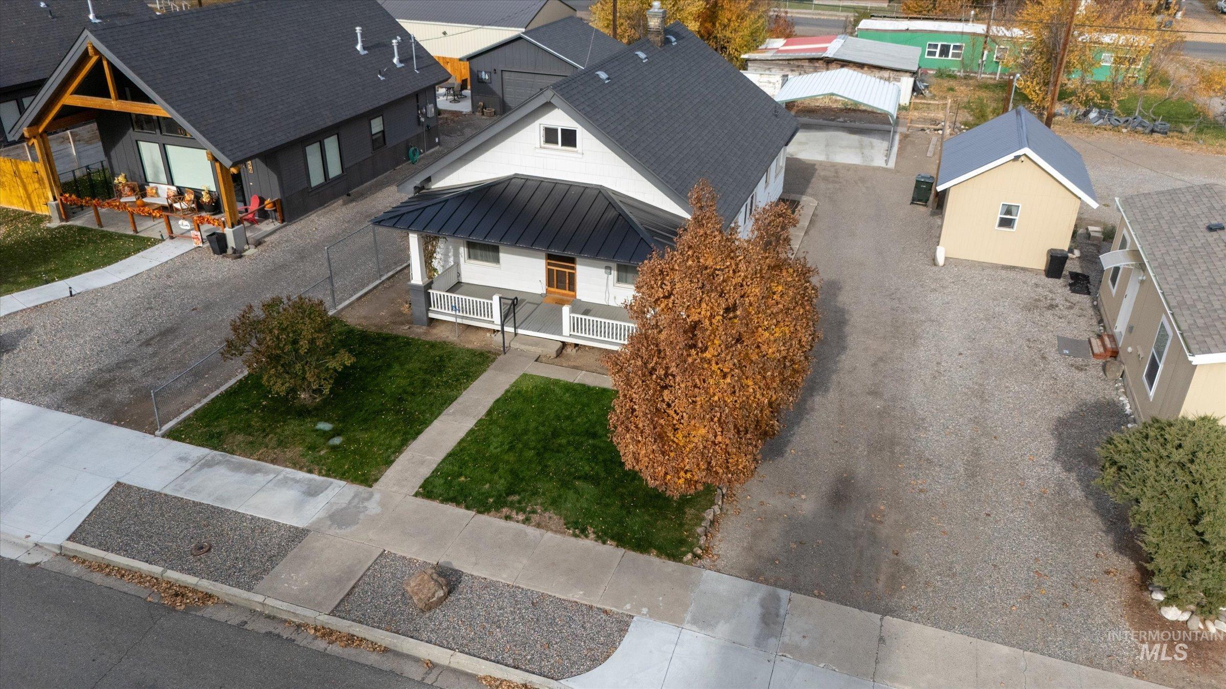 160 E Arthur Ave., Glenns Ferry, Idaho 83623, 2 Bedrooms, 1 Bathroom, Residential For Sale, Price $299,000,MLS 98968905