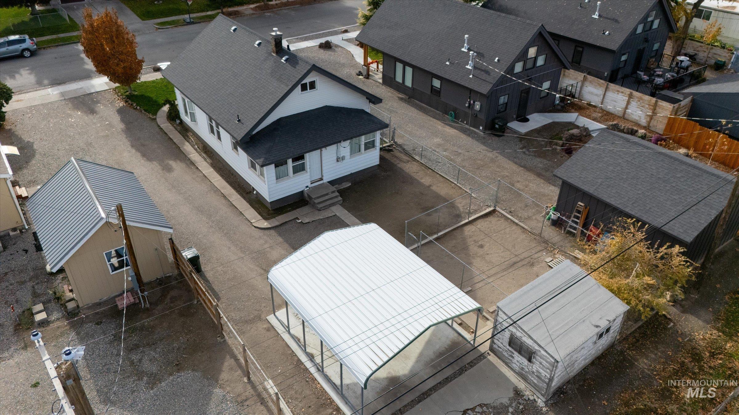 160 E Arthur Ave., Glenns Ferry, Idaho 83623, 2 Bedrooms, 1 Bathroom, Residential For Sale, Price $299,000,MLS 98968905