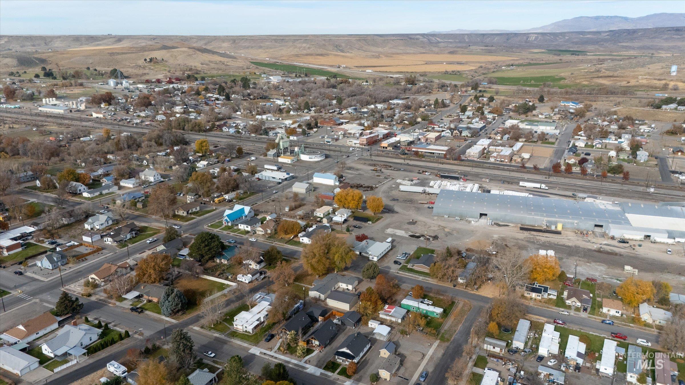 160 E Arthur Ave., Glenns Ferry, Idaho 83623, 2 Bedrooms, 1 Bathroom, Residential For Sale, Price $299,000,MLS 98968905