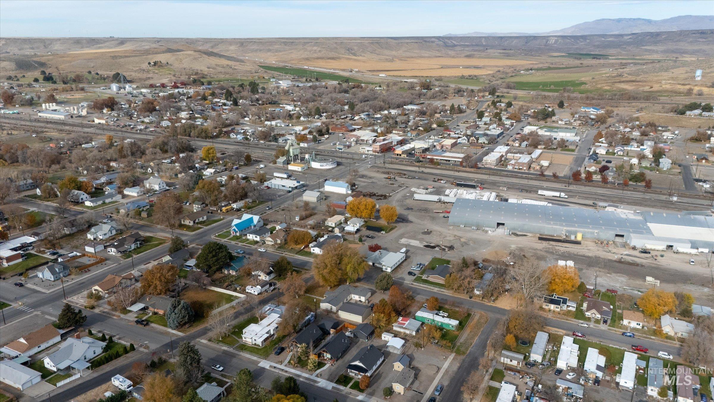 160 E Arthur Ave., Glenns Ferry, Idaho 83623, 2 Bedrooms, 1 Bathroom, Residential For Sale, Price $299,000,MLS 98968905