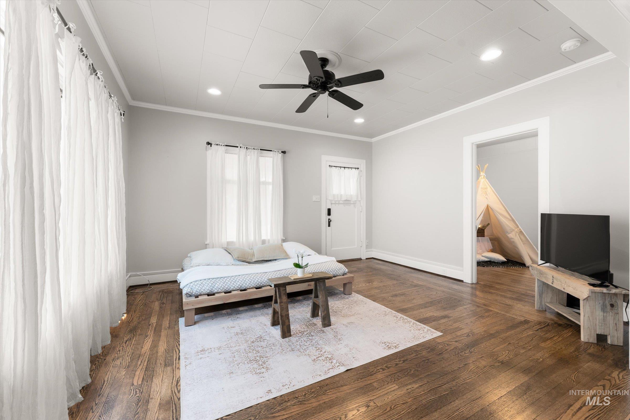 160 E Arthur Ave., Glenns Ferry, Idaho 83623, 2 Bedrooms, 1 Bathroom, Residential For Sale, Price $299,000,MLS 98968905