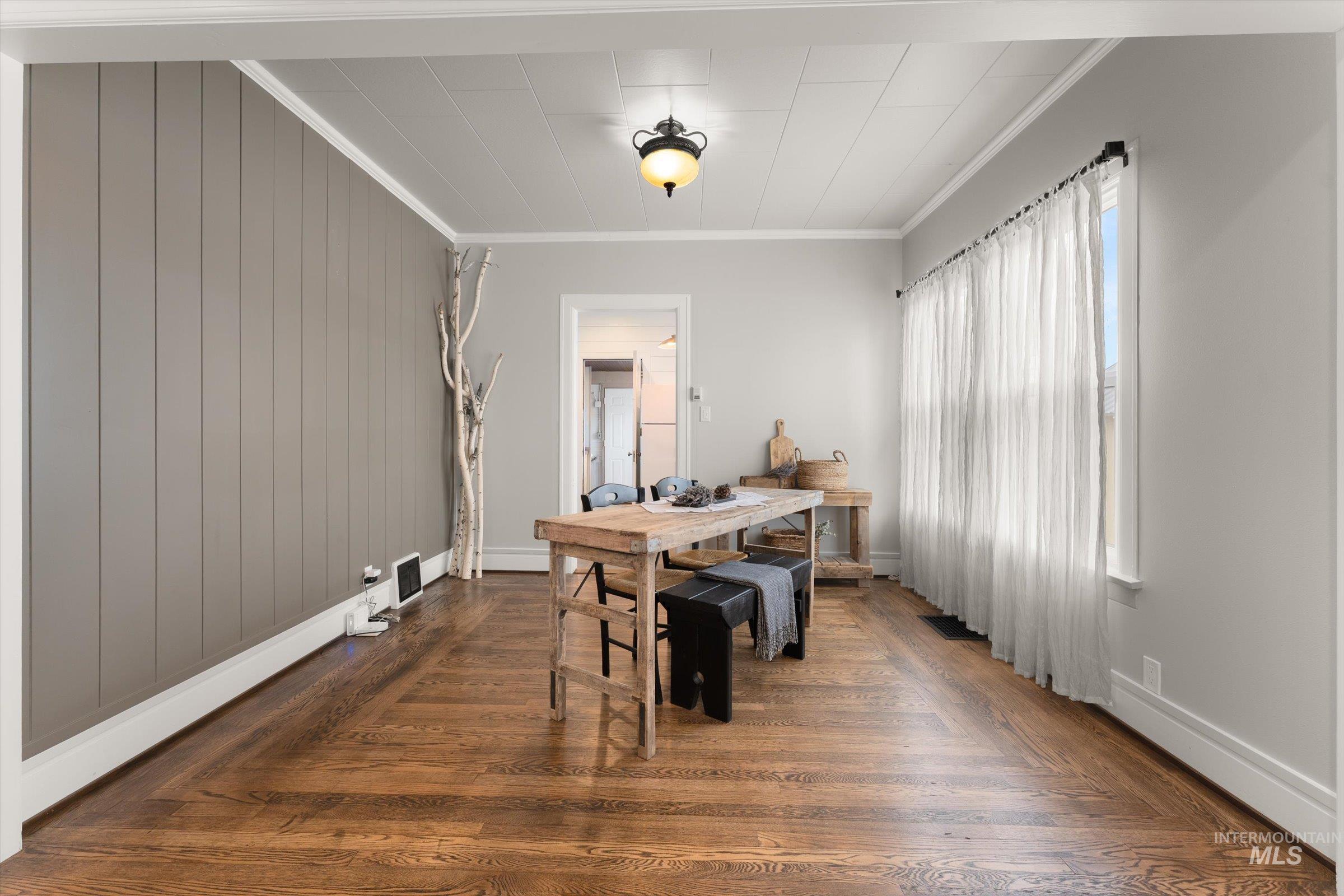 160 E Arthur Ave., Glenns Ferry, Idaho 83623, 2 Bedrooms, 1 Bathroom, Residential For Sale, Price $299,000,MLS 98968905