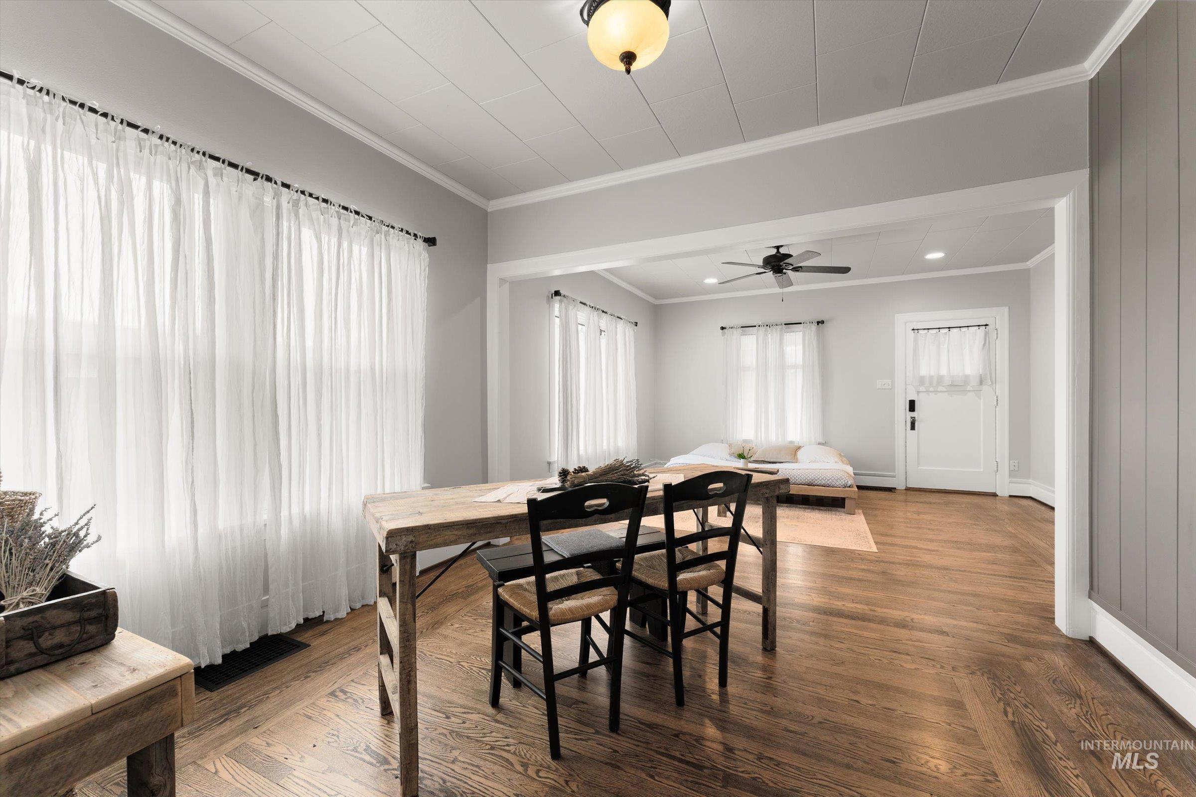 160 E Arthur Ave., Glenns Ferry, Idaho 83623, 2 Bedrooms, 1 Bathroom, Residential For Sale, Price $299,000,MLS 98968905