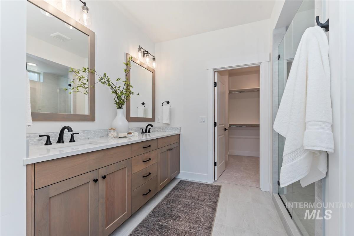 2242 E Rodeo St., Kuna, Idaho 83634, 3 Bedrooms, 2 Bathrooms, Residential For Sale, Price $529,880,MLS 98968914