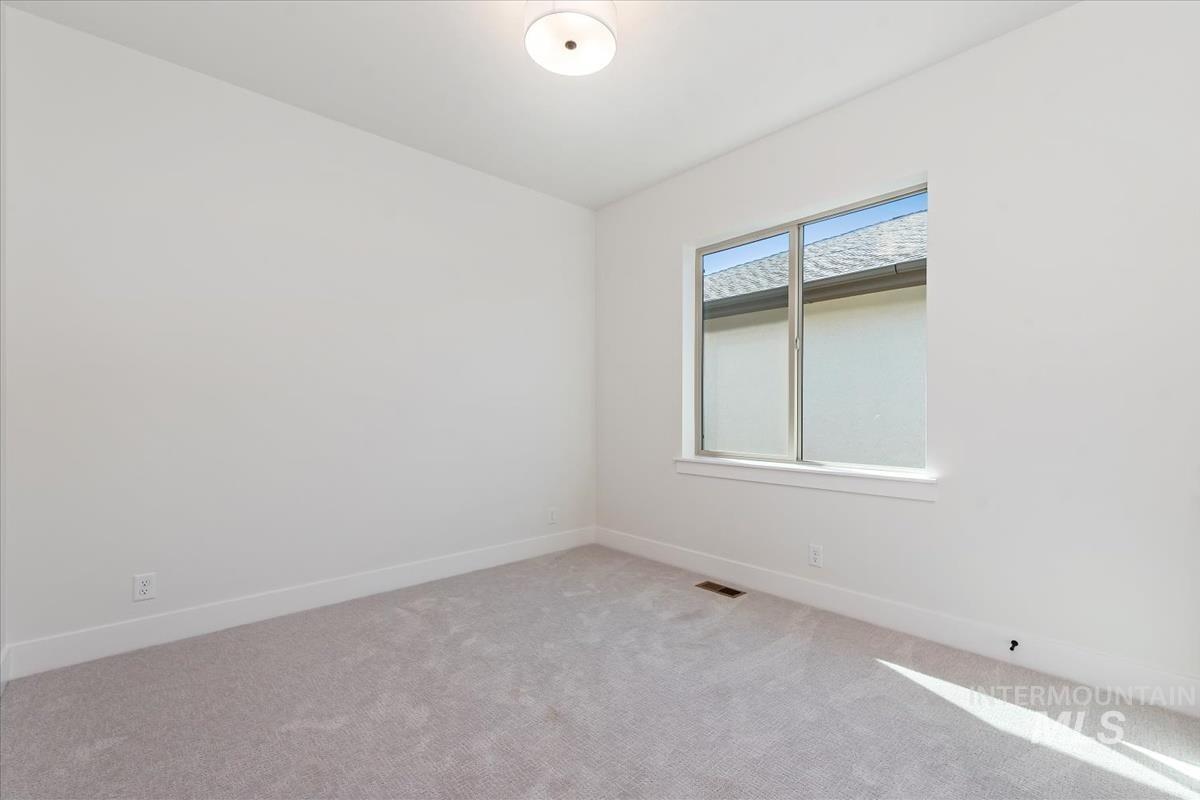 2242 E Rodeo St., Kuna, Idaho 83634, 3 Bedrooms, 2 Bathrooms, Residential For Sale, Price $529,880,MLS 98968914