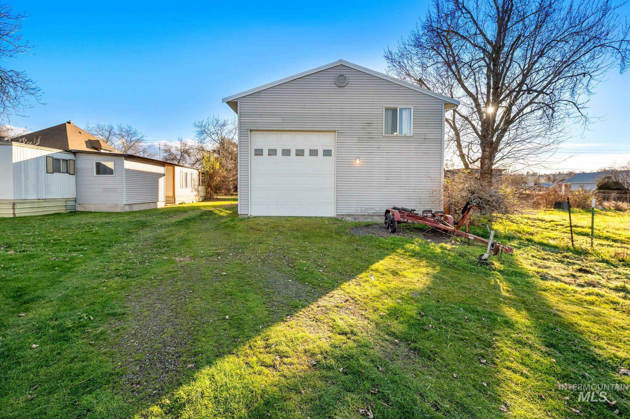 1450 & 1454 Elm Street, Clarkston, Washington 99403, 3 Bedrooms, 1 Bathroom, Residential Income For Sale, Price $650,000, 98968924