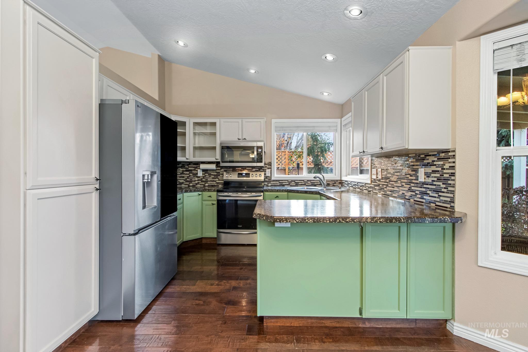 2055 W Sunny Slope Dr, Meridian, Idaho 83642-4340, 4 Bedrooms, 3.5 Bathrooms, Residential For Sale, Price $499,999,MLS 98968926