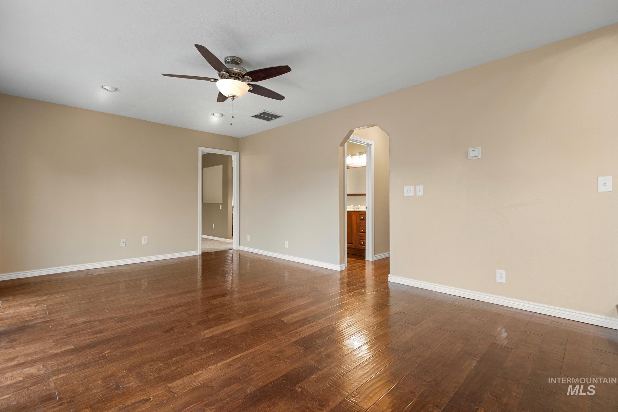 2055 W Sunny Slope Dr, Meridian, Idaho 83642-4340, 4 Bedrooms, 3.5 Bathrooms, Residential For Sale, Price $499,999,MLS 98968926