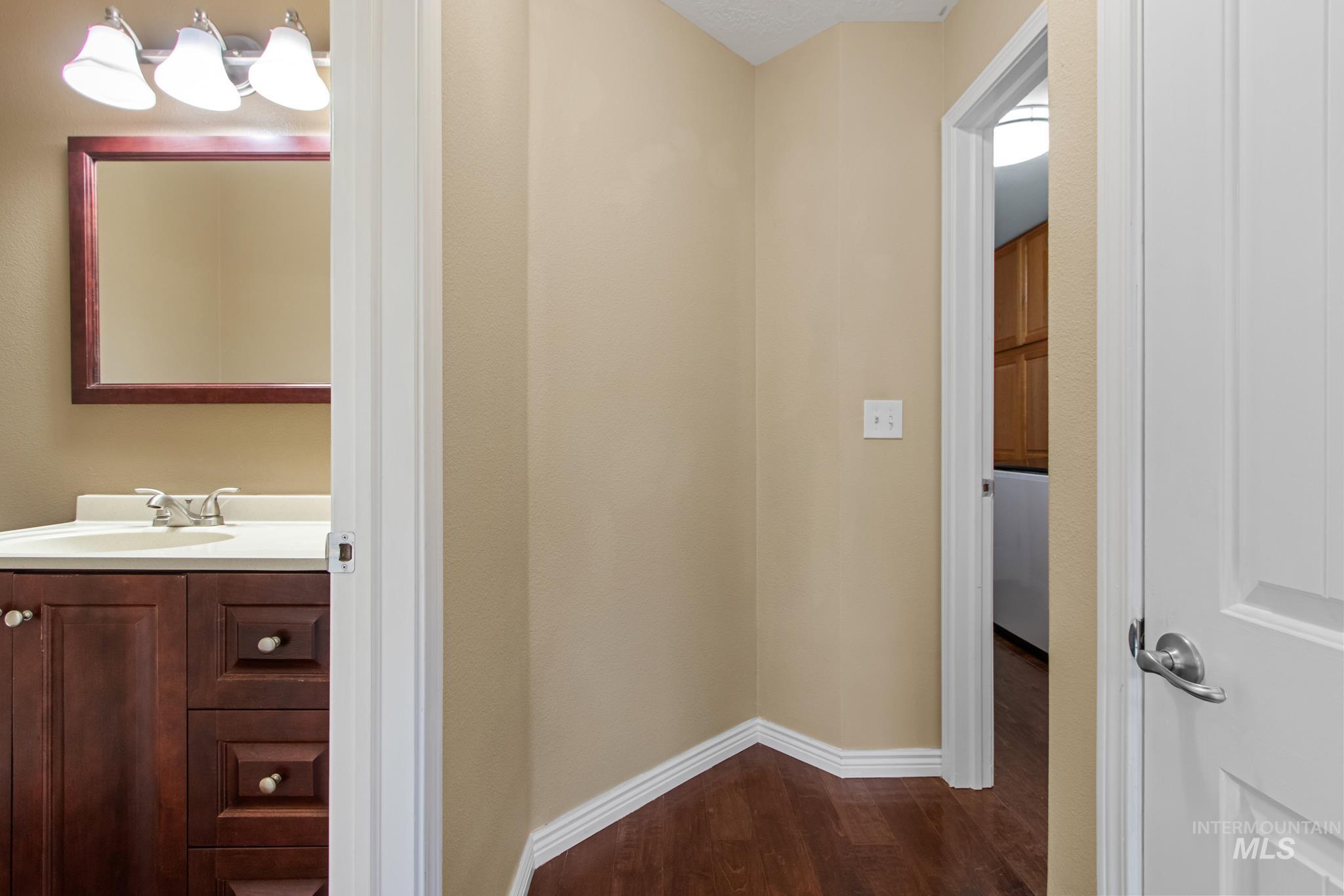 2055 W Sunny Slope Dr, Meridian, Idaho 83642-4340, 4 Bedrooms, 3.5 Bathrooms, Residential For Sale, Price $499,999,MLS 98968926