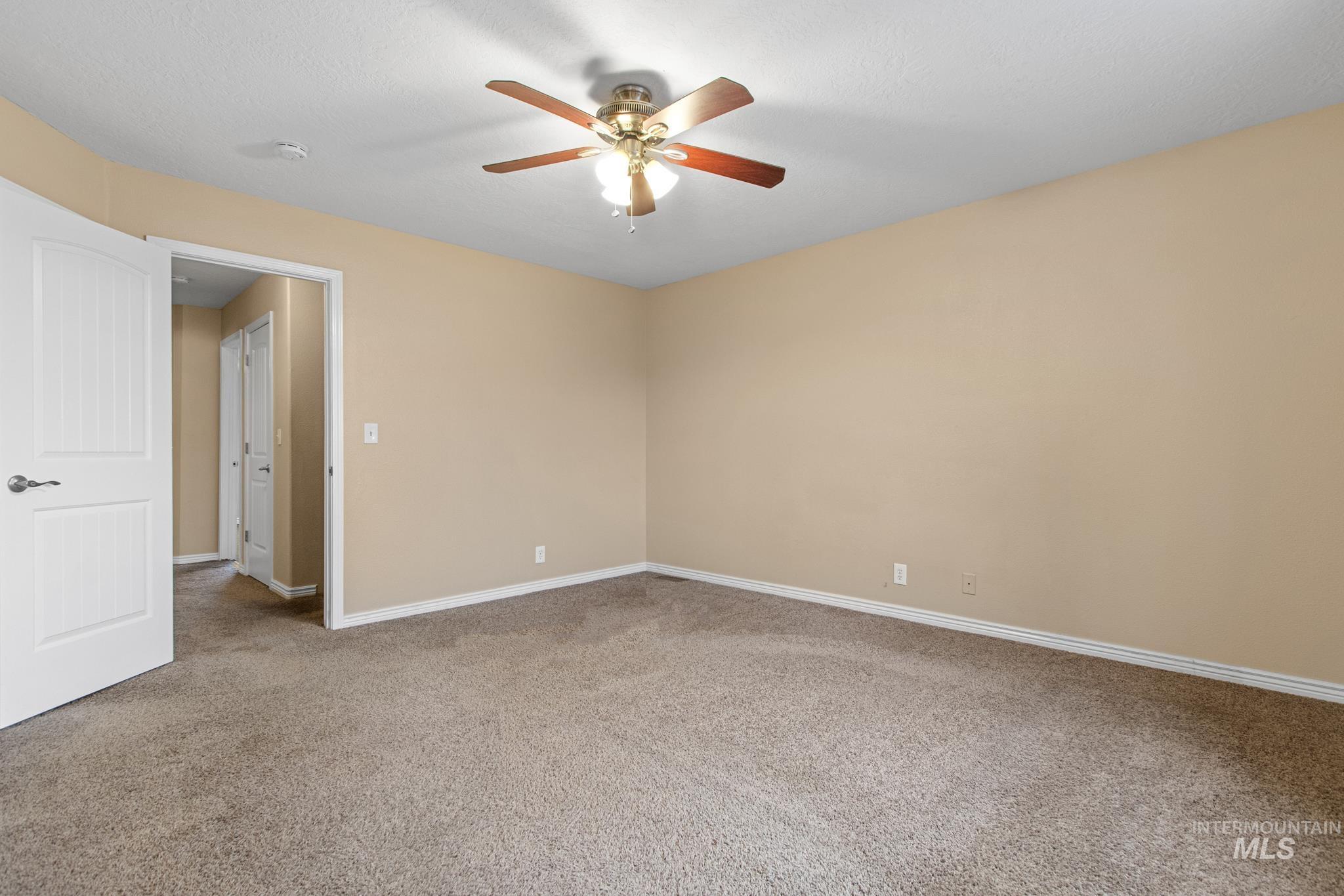 2055 W Sunny Slope Dr, Meridian, Idaho 83642-4340, 4 Bedrooms, 3.5 Bathrooms, Residential For Sale, Price $499,999,MLS 98968926