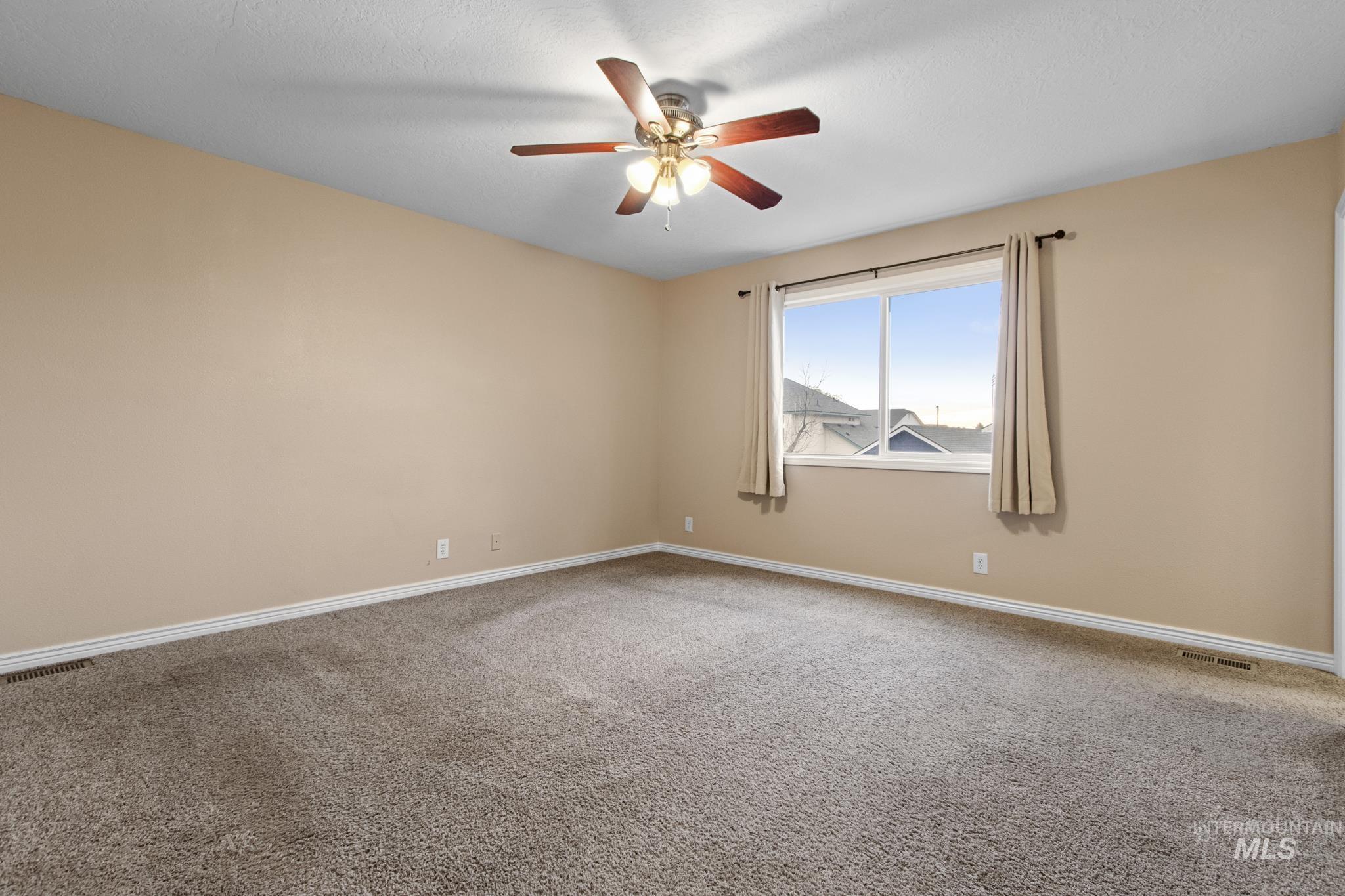 2055 W Sunny Slope Dr, Meridian, Idaho 83642-4340, 4 Bedrooms, 3.5 Bathrooms, Residential For Sale, Price $499,999,MLS 98968926