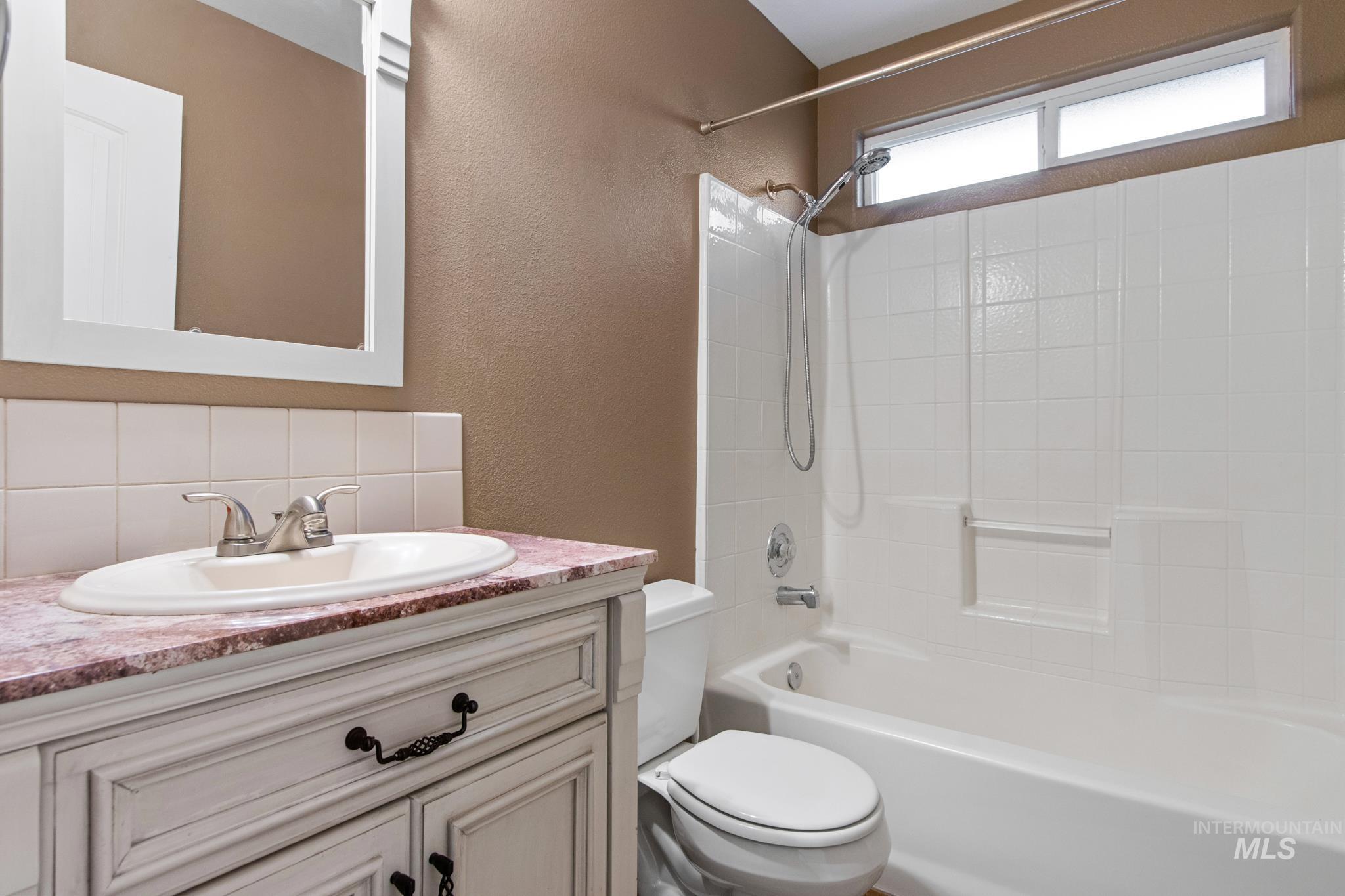 2055 W Sunny Slope Dr, Meridian, Idaho 83642-4340, 4 Bedrooms, 3.5 Bathrooms, Residential For Sale, Price $499,999,MLS 98968926