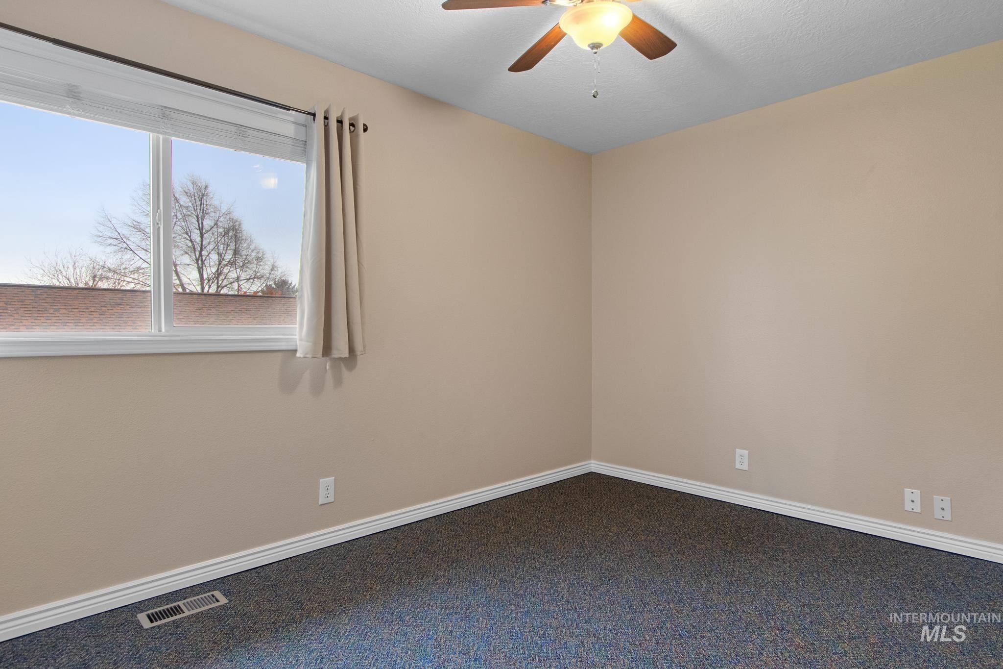 2055 W Sunny Slope Dr, Meridian, Idaho 83642-4340, 4 Bedrooms, 3.5 Bathrooms, Residential For Sale, Price $499,999,MLS 98968926