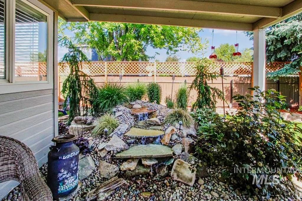 2055 W Sunny Slope Dr, Meridian, Idaho 83642-4340, 4 Bedrooms, 3.5 Bathrooms, Residential For Sale, Price $499,999,MLS 98968926