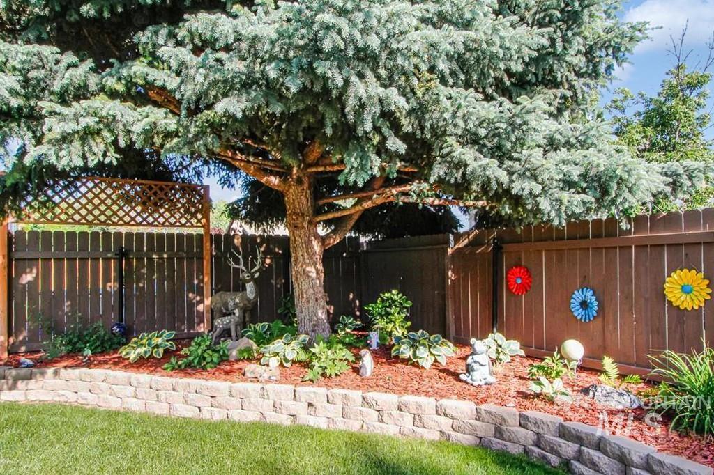 2055 W Sunny Slope Dr, Meridian, Idaho 83642-4340, 4 Bedrooms, 3.5 Bathrooms, Residential For Sale, Price $499,999,MLS 98968926