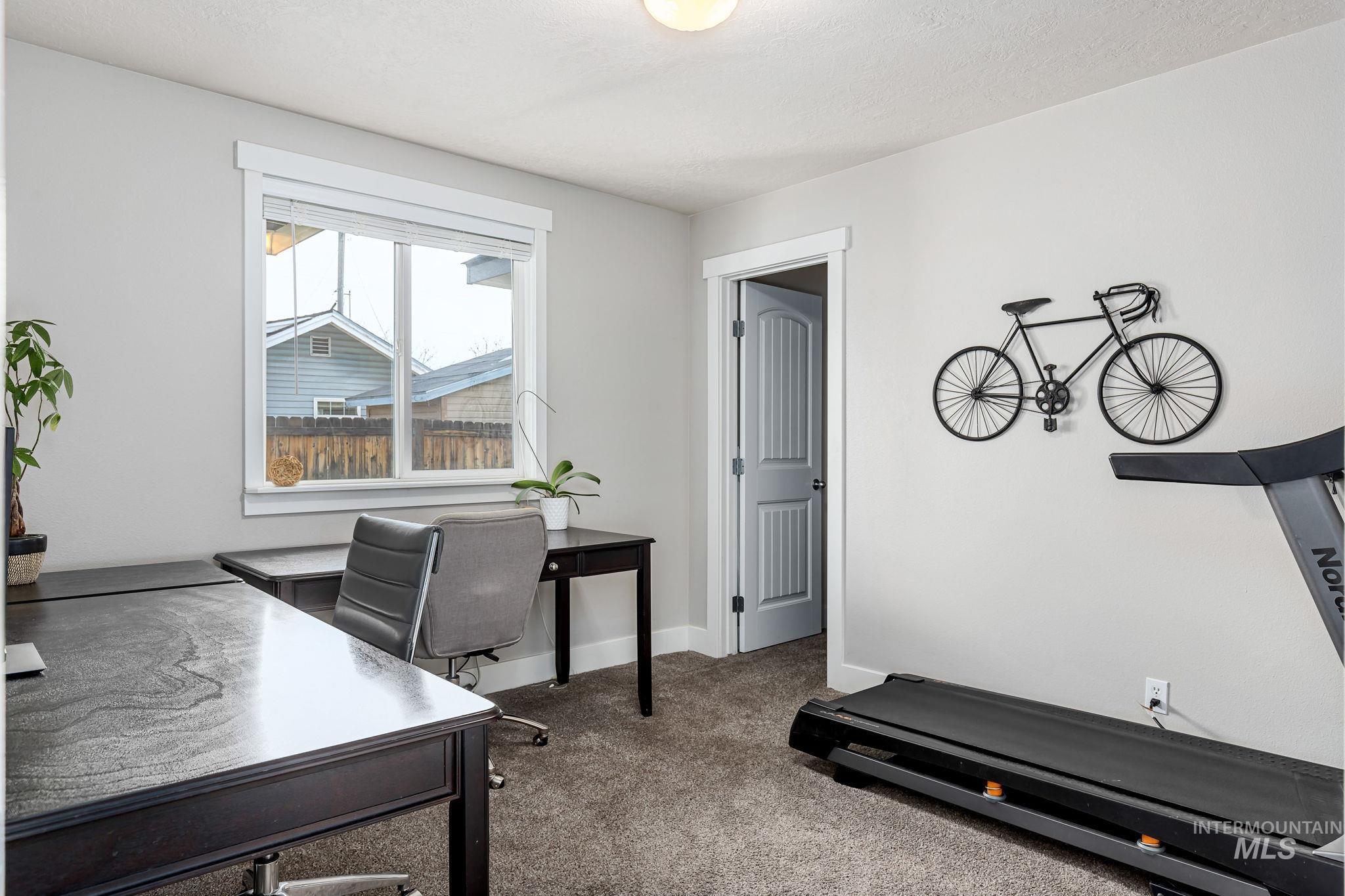 5305 N Pierce Park Ln., Boise, Idaho 83714, 3 Bedrooms, 2 Bathrooms, Residential For Sale, Price $473,900,MLS 98968929